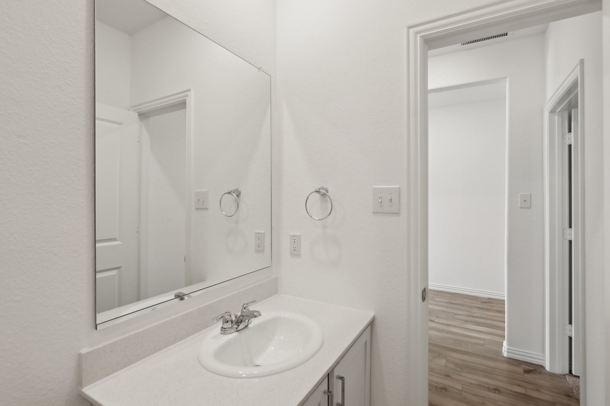 1621 Roadrunner Drive