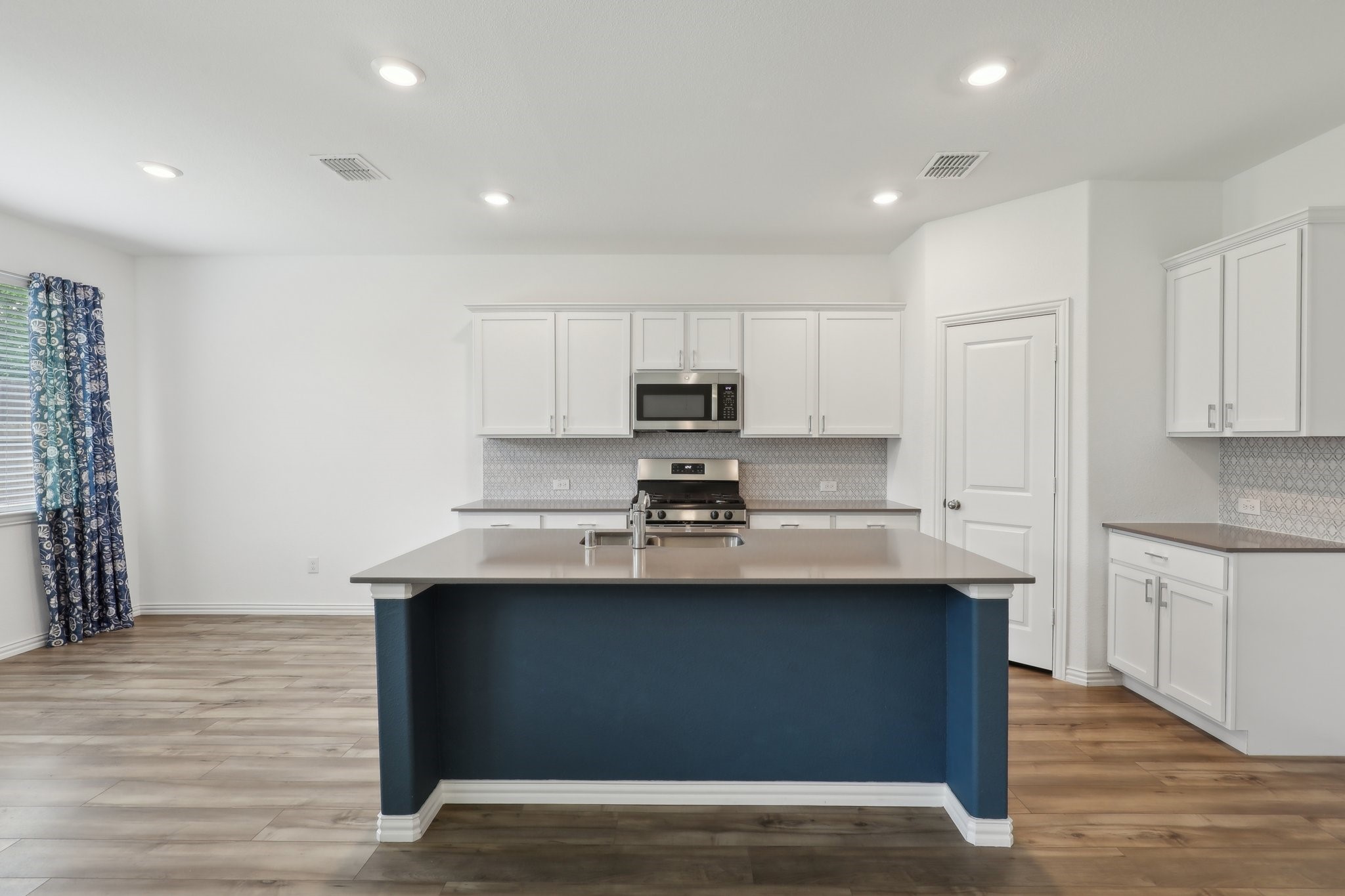 1621 Roadrunner Drive