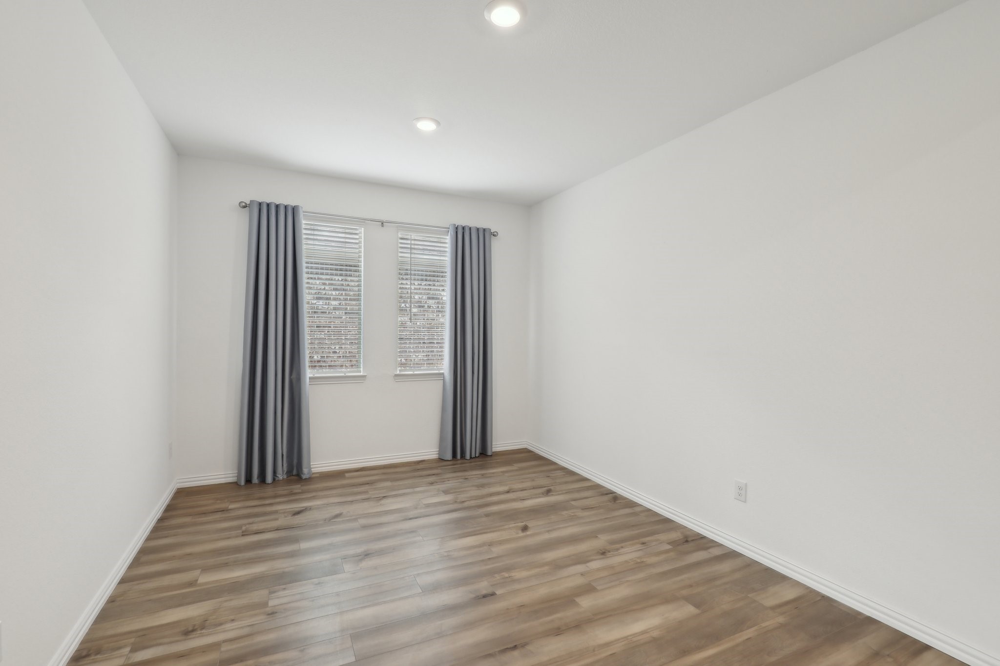 1621 Roadrunner Drive