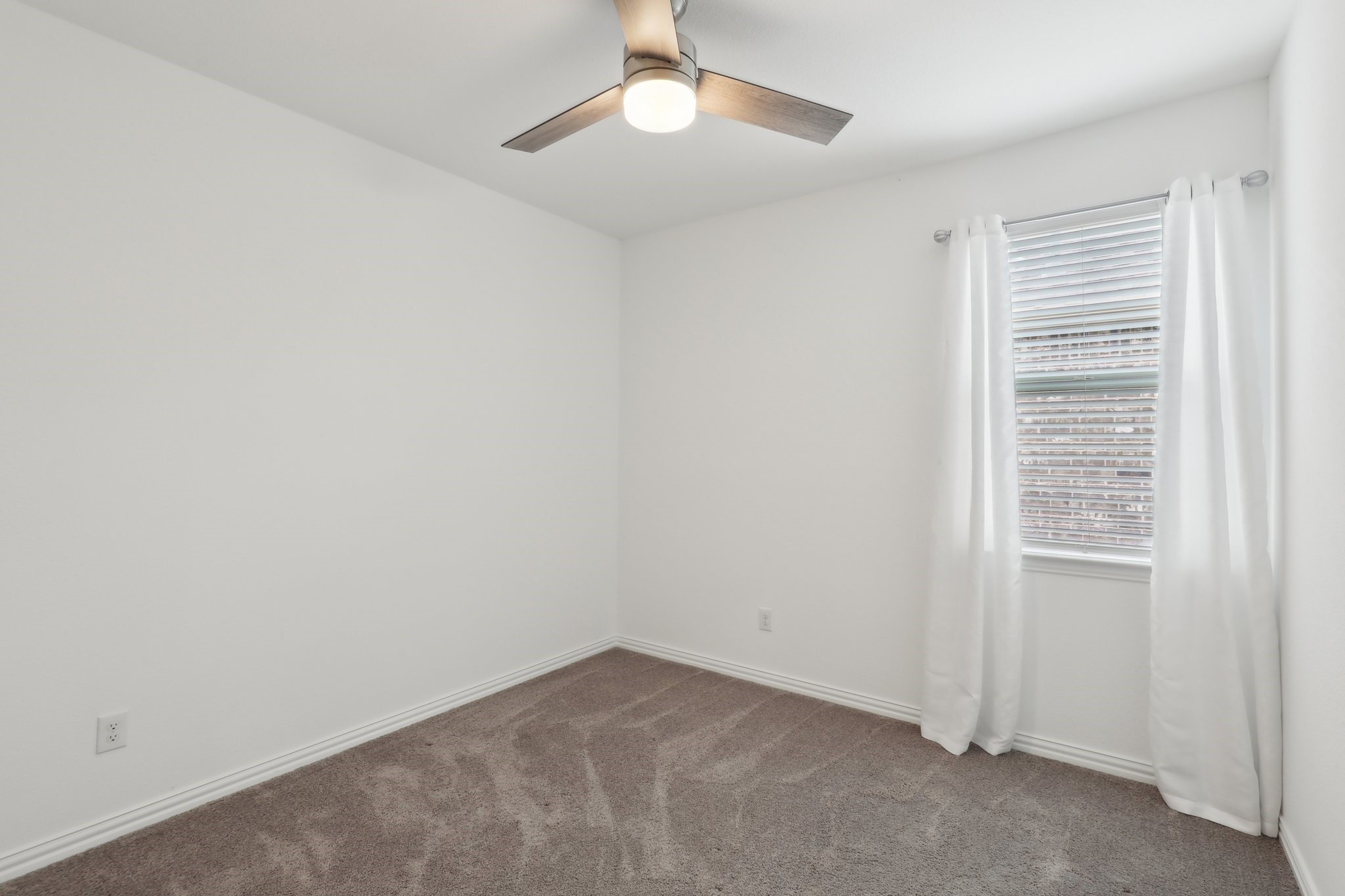 1621 Roadrunner Drive