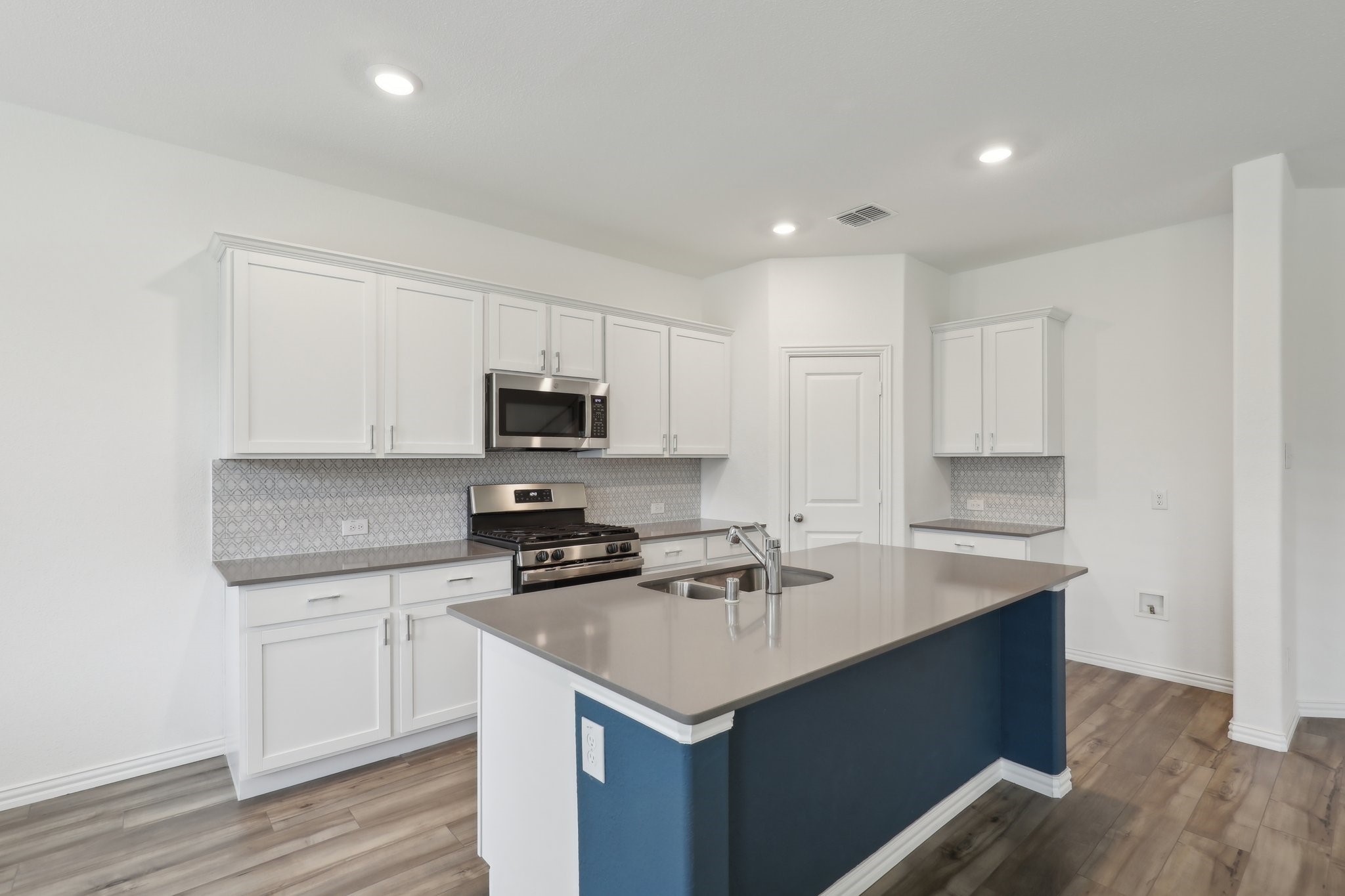 1621 Roadrunner Drive