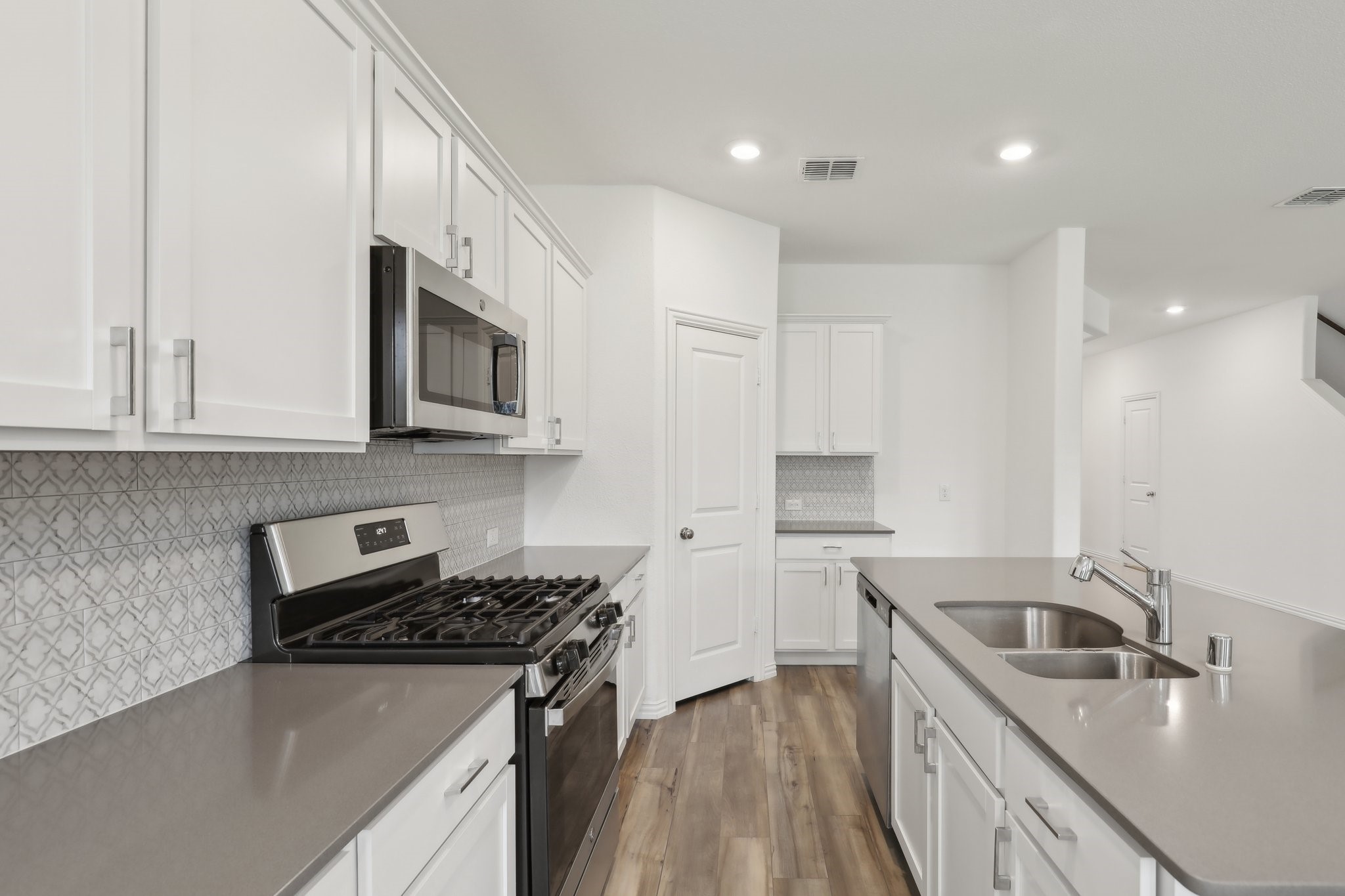 1621 Roadrunner Drive