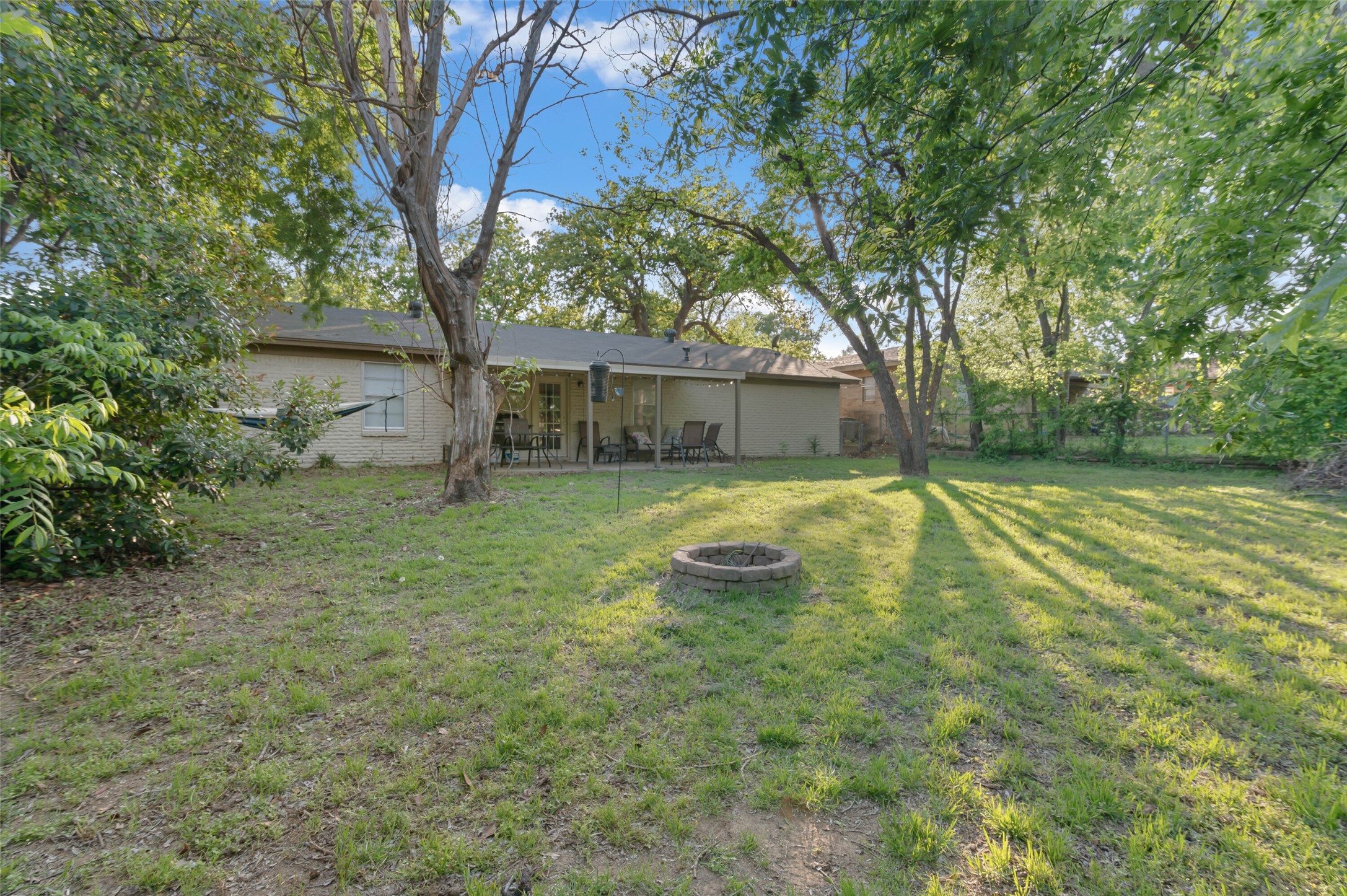 624 NW Lorna Street