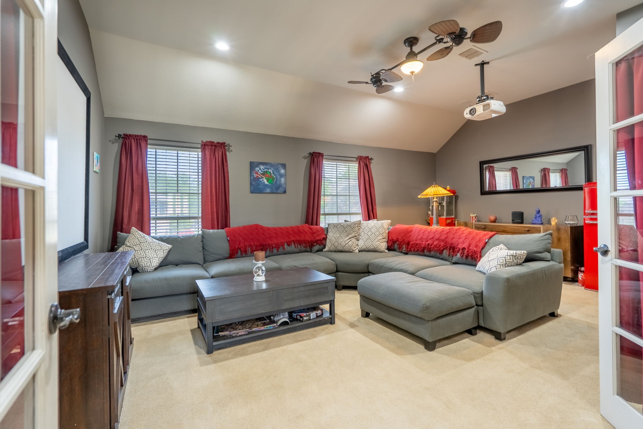 1609 Willow Lane