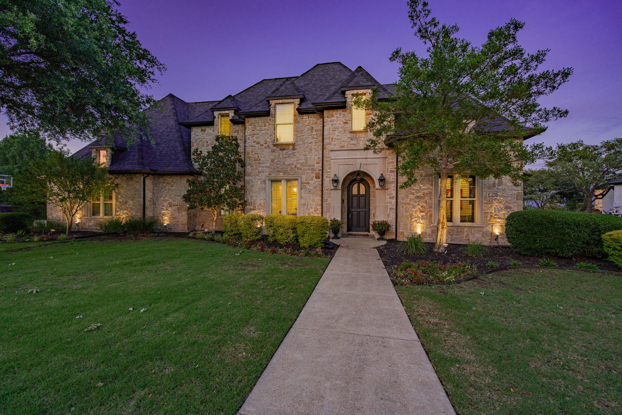 147 Stoneleigh Drive