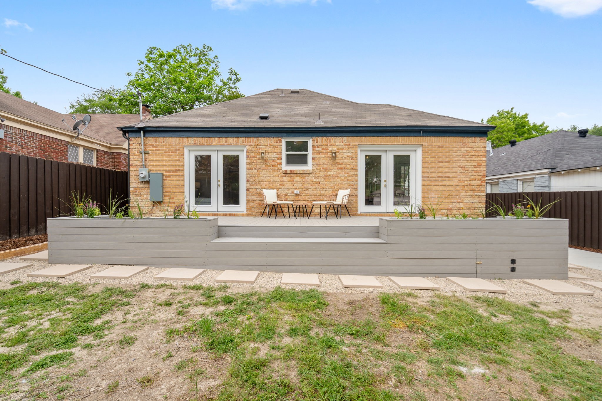 6926 Lindsley Avenue