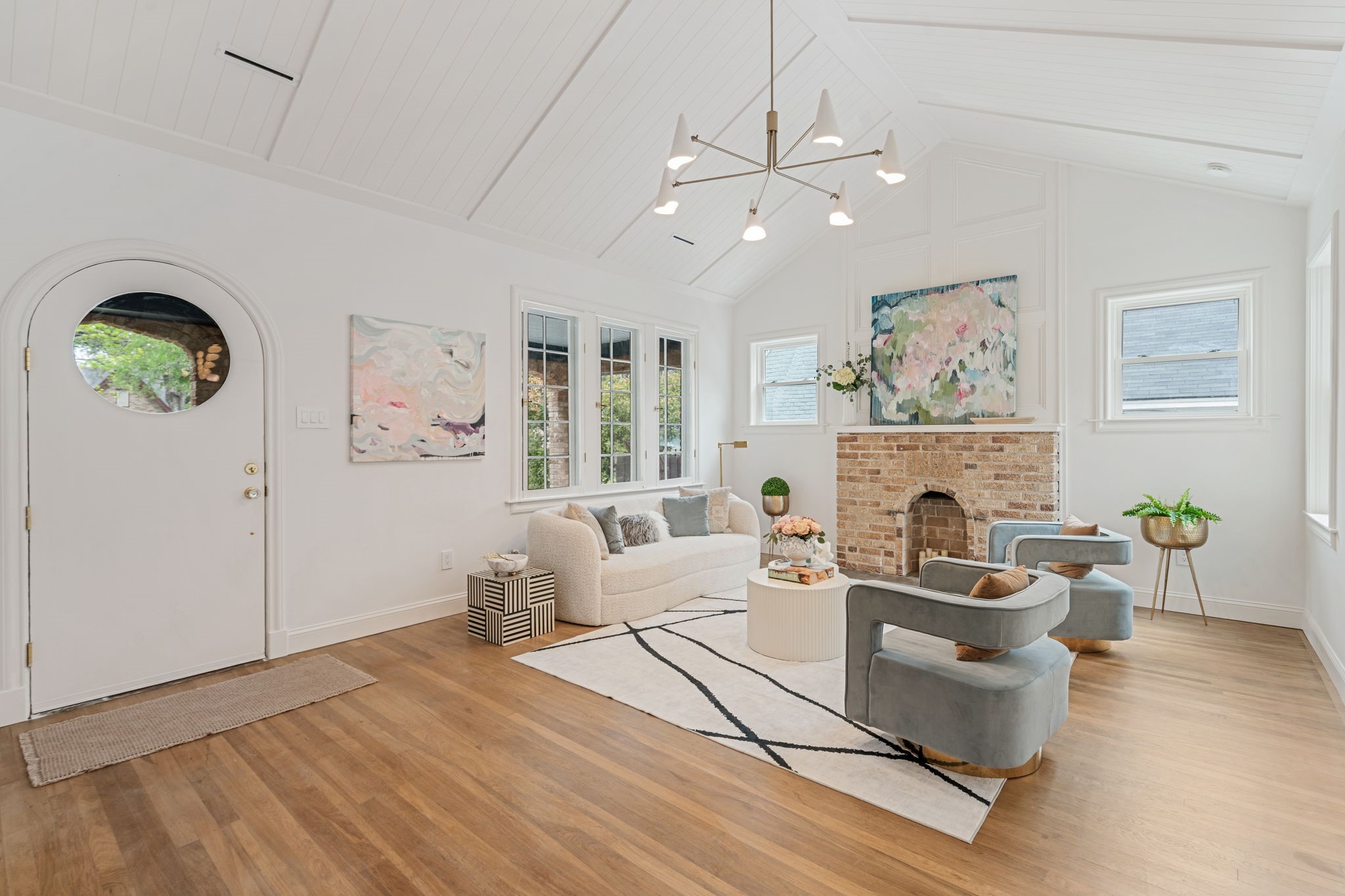 6926 Lindsley Avenue