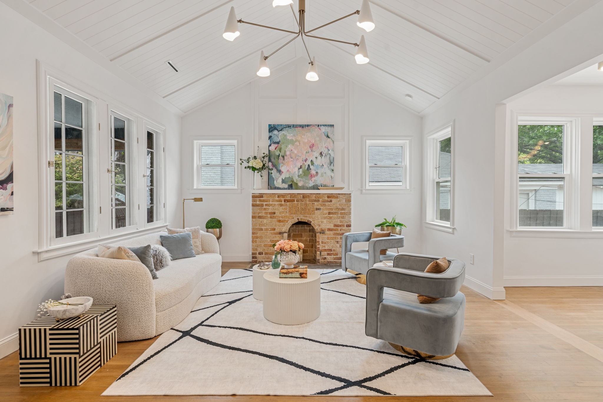 6926 Lindsley Avenue