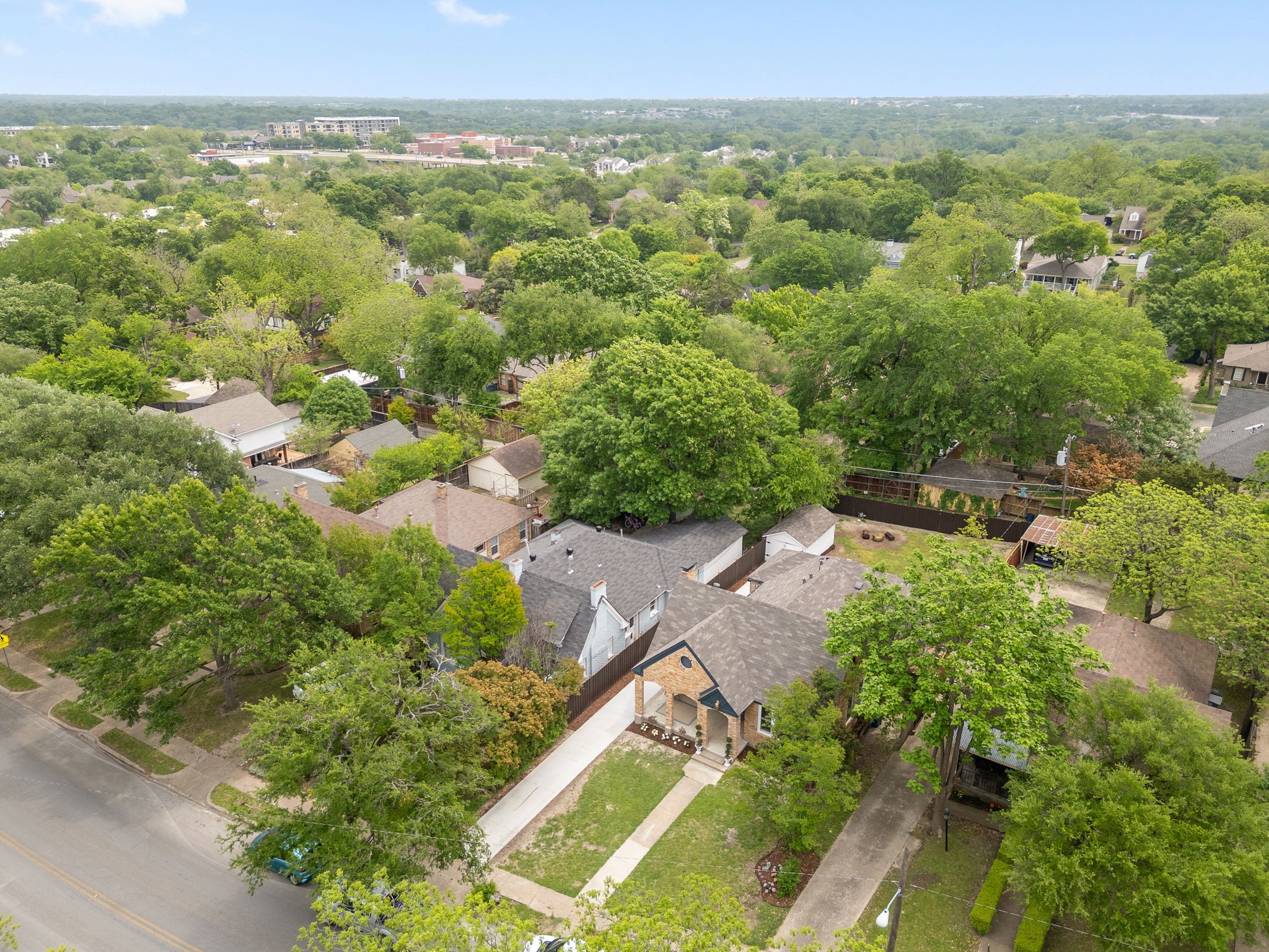 6926 Lindsley Avenue