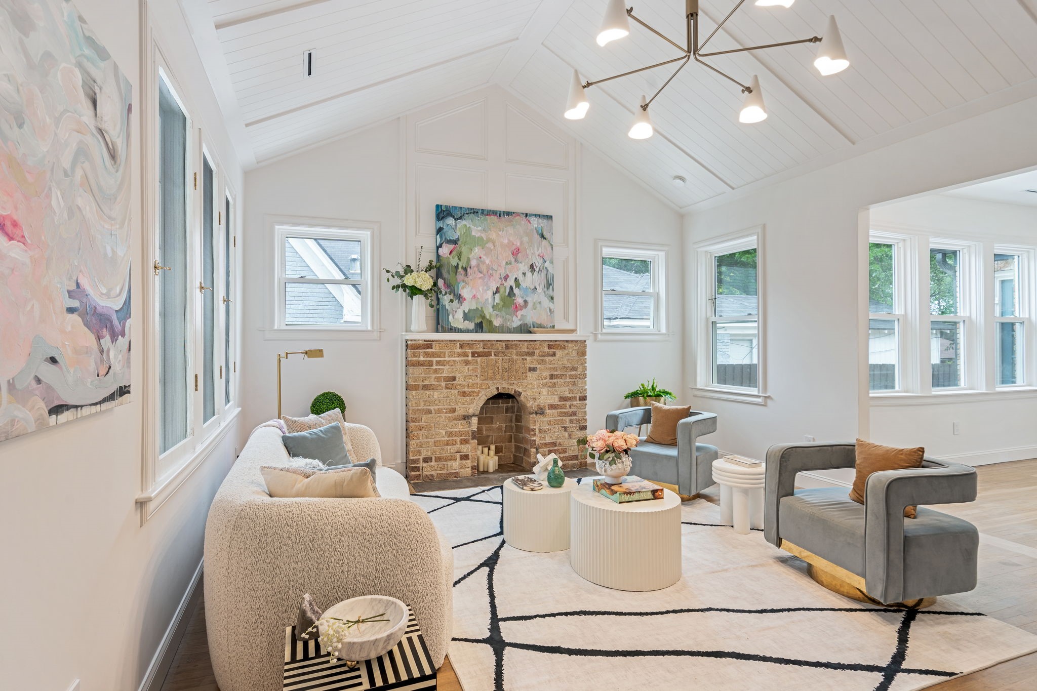 6926 Lindsley Avenue