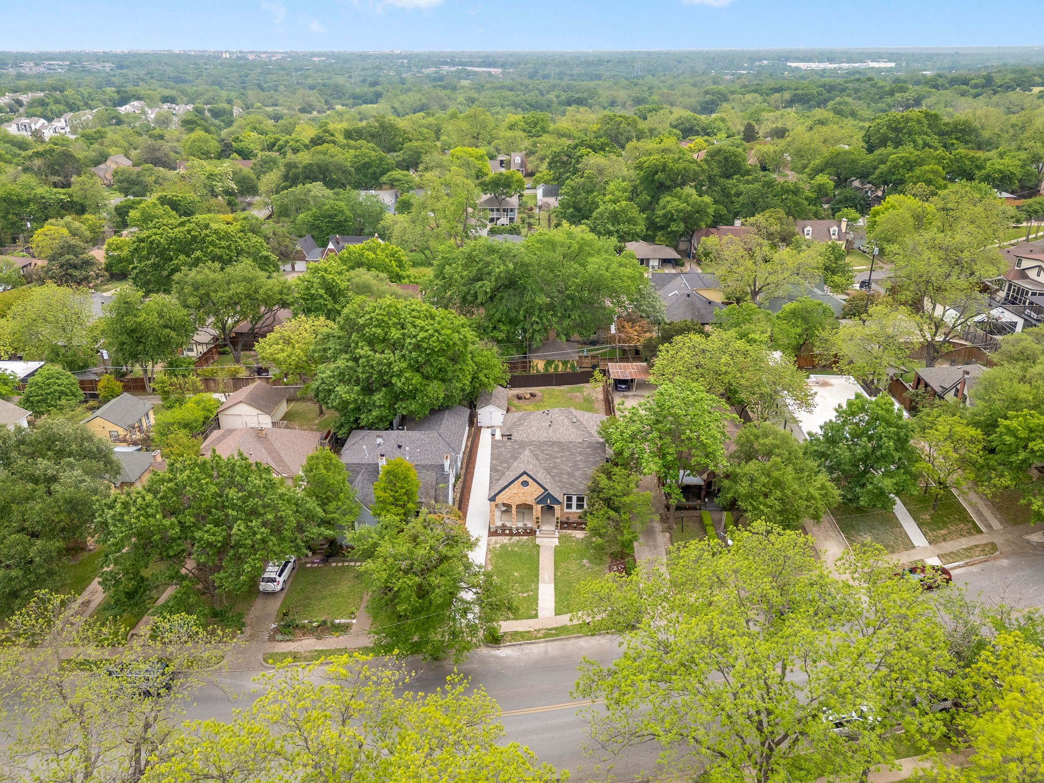 6926 Lindsley Avenue