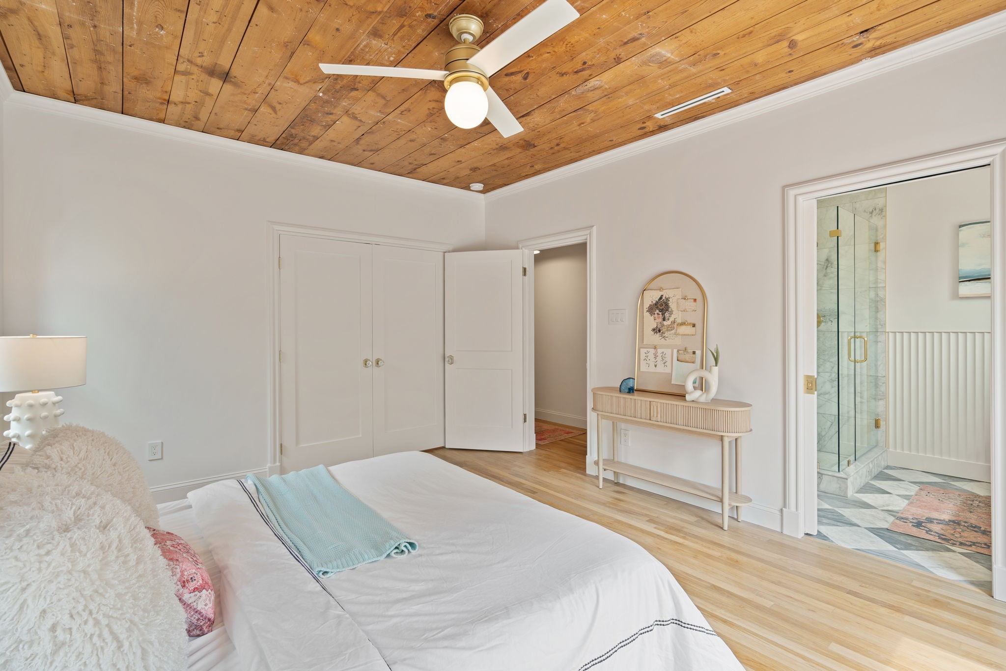 6926 Lindsley Avenue