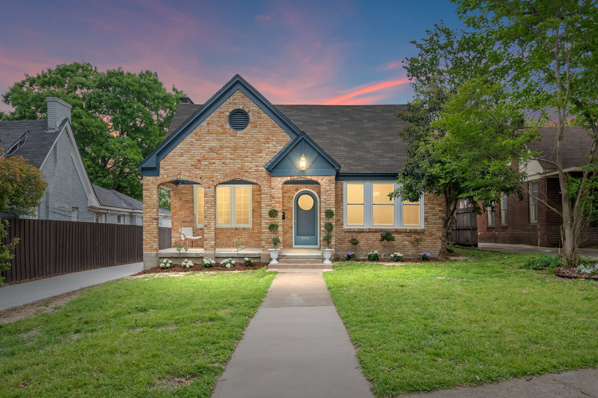 6926 Lindsley Avenue