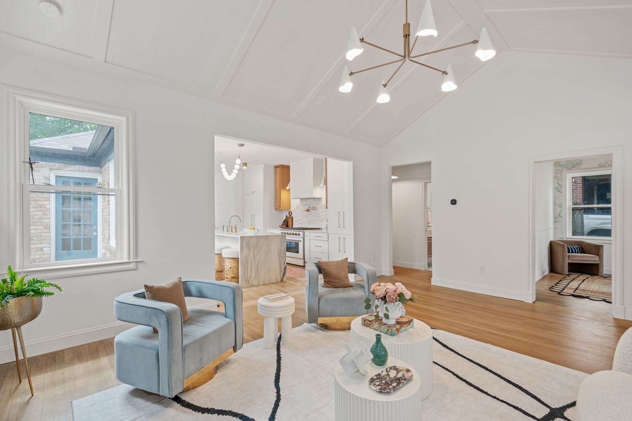 6926 Lindsley Avenue