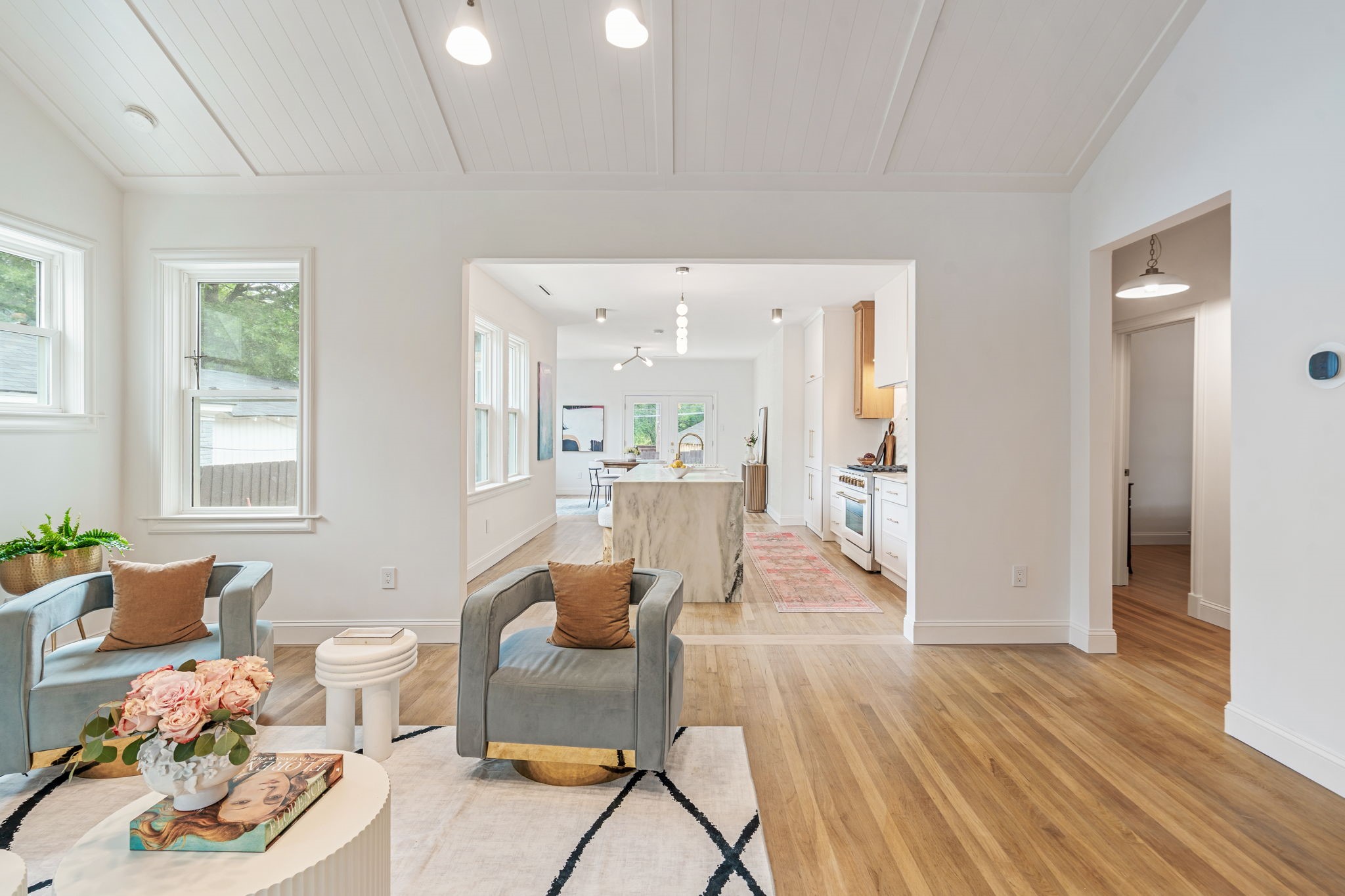 6926 Lindsley Avenue