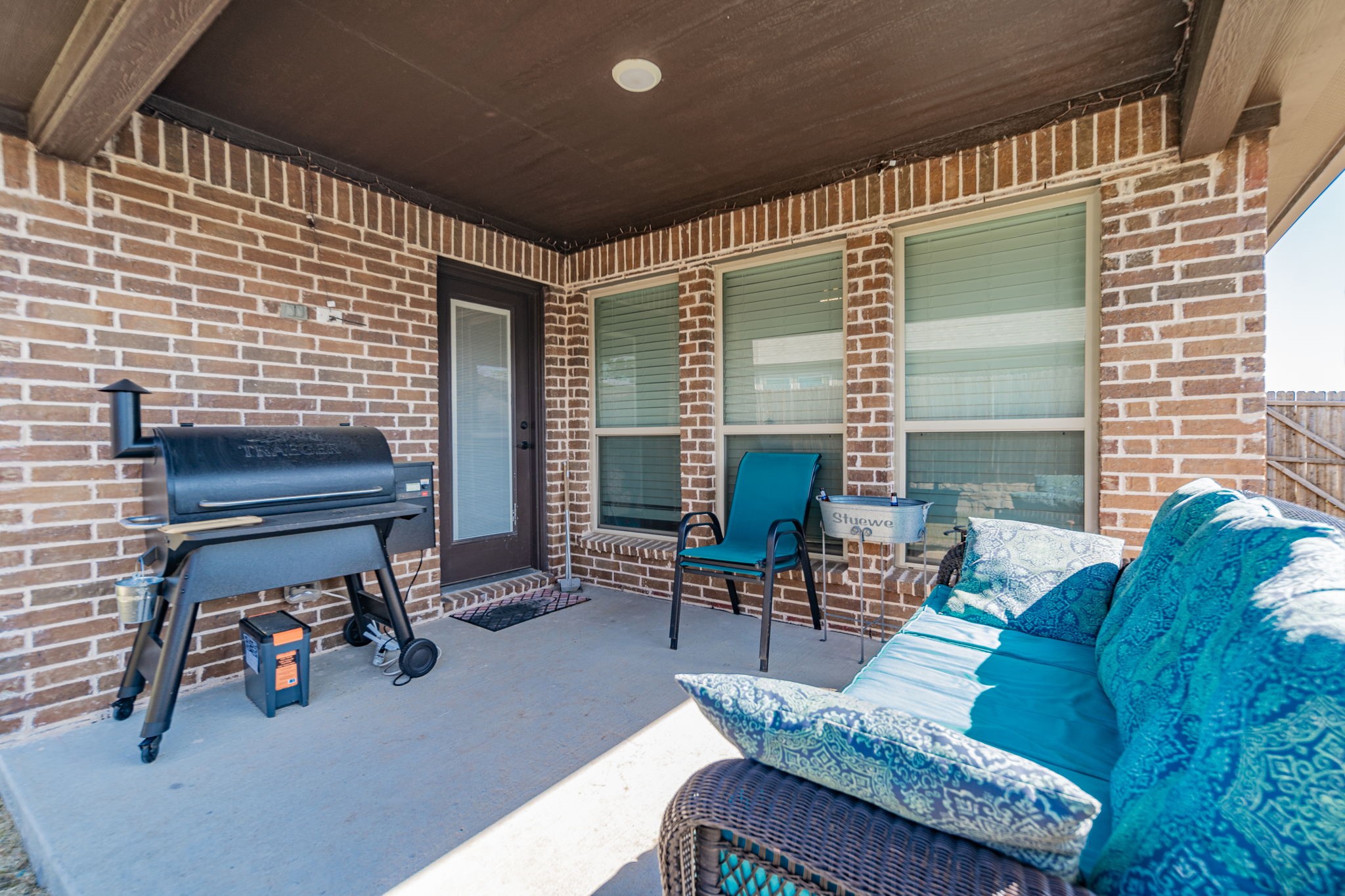 565 Willow Lane