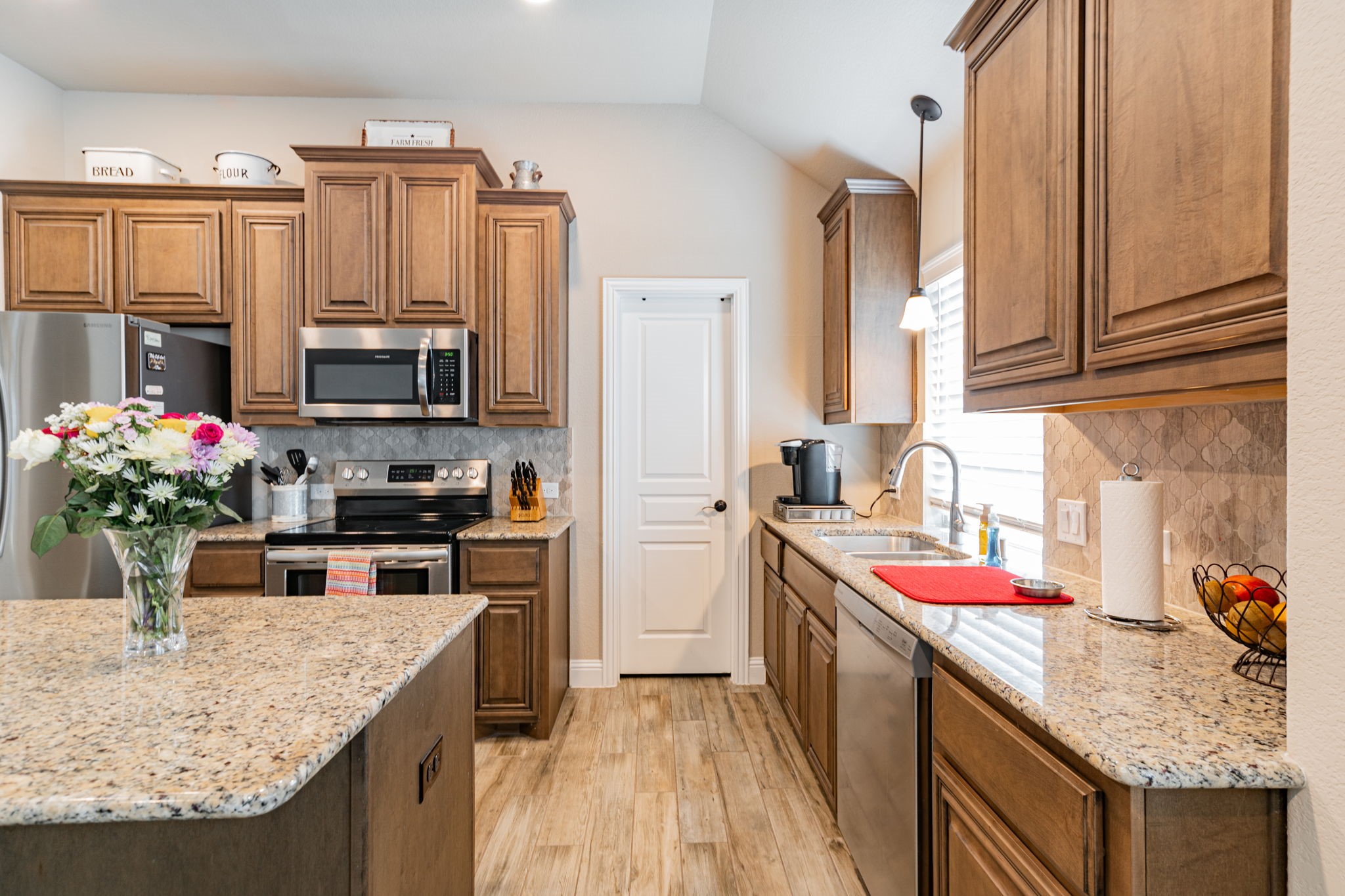 565 Willow Lane