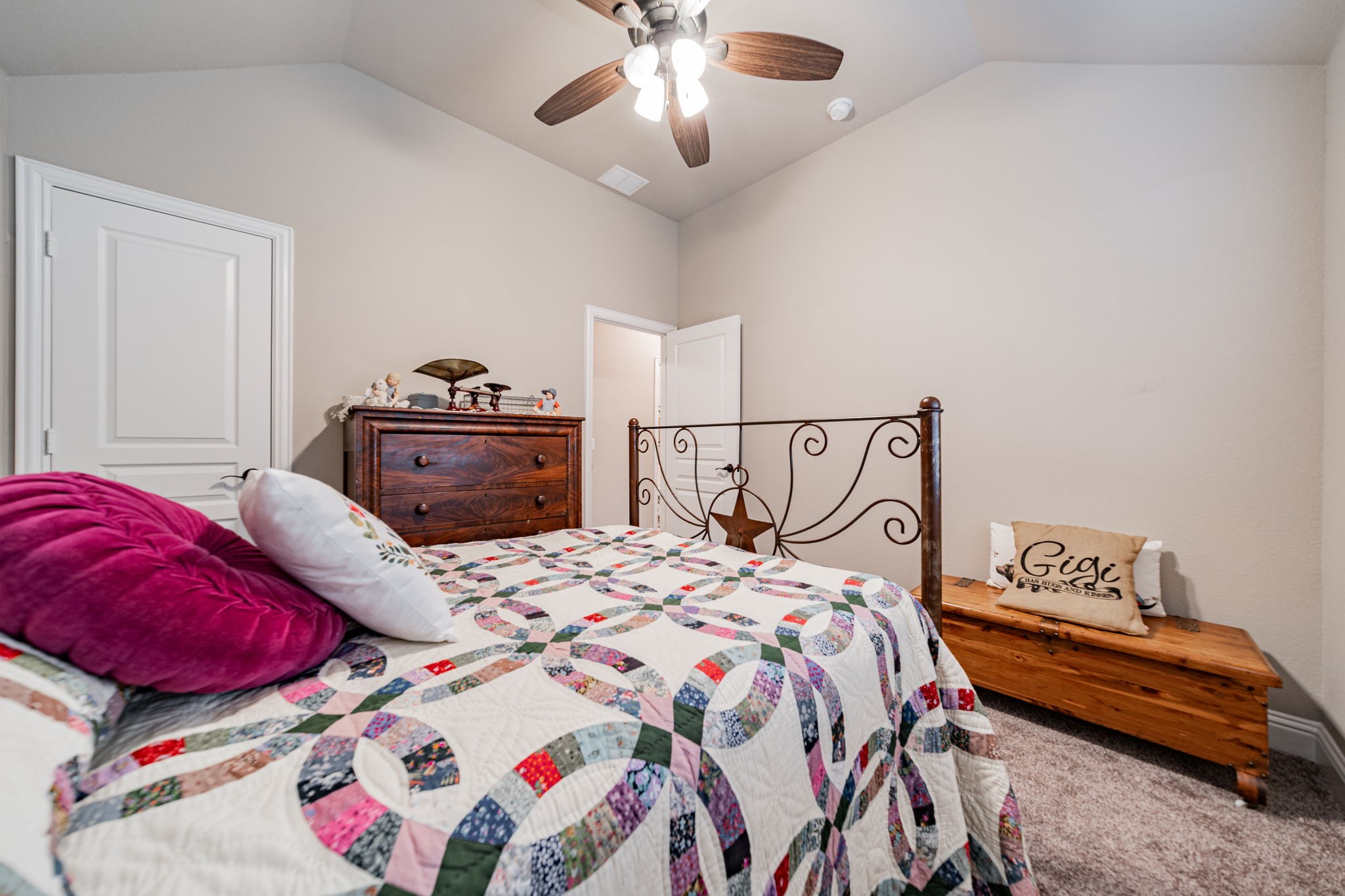 565 Willow Lane