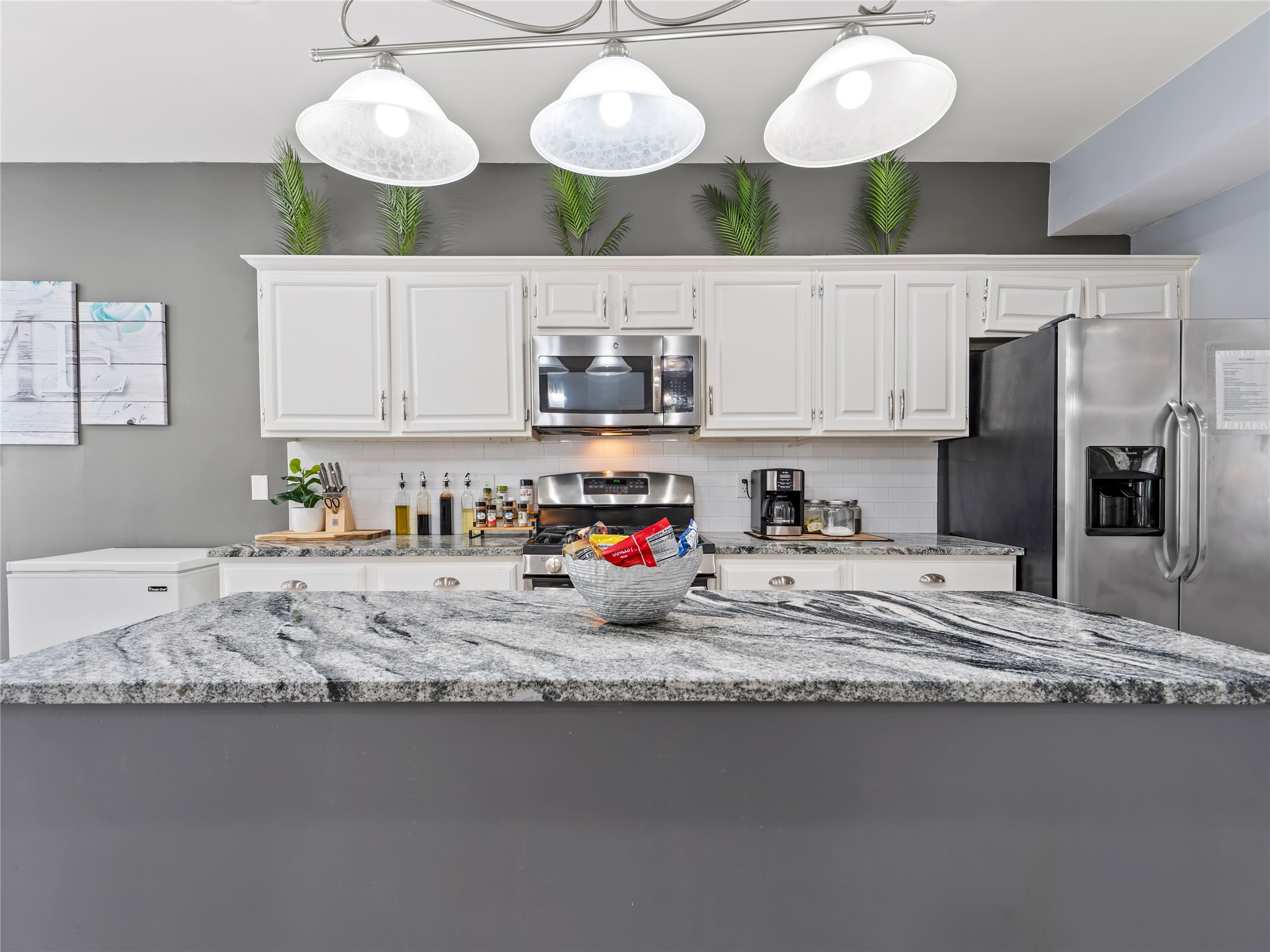 1720 Shadow Creek