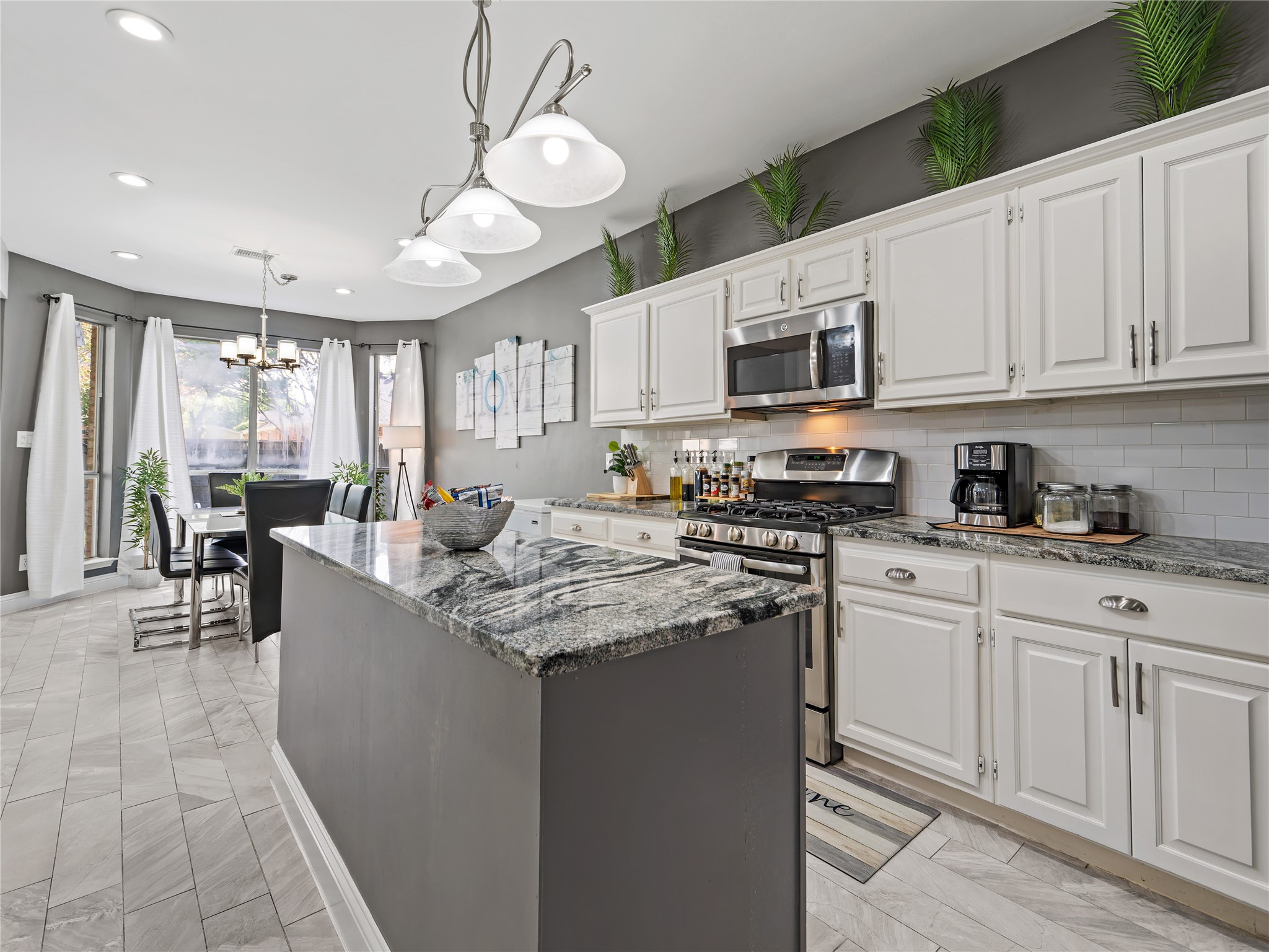 1720 Shadow Creek
