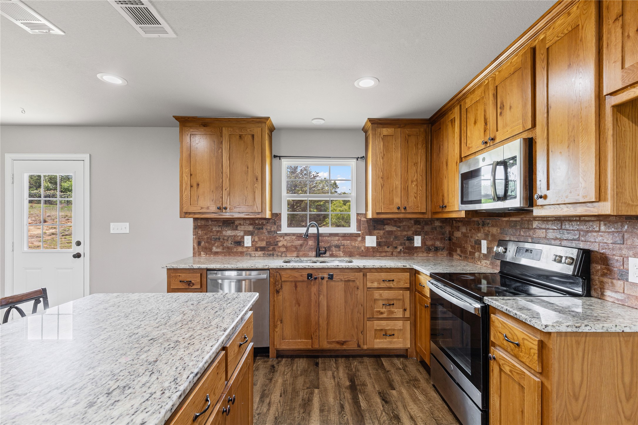 125 TnT Court