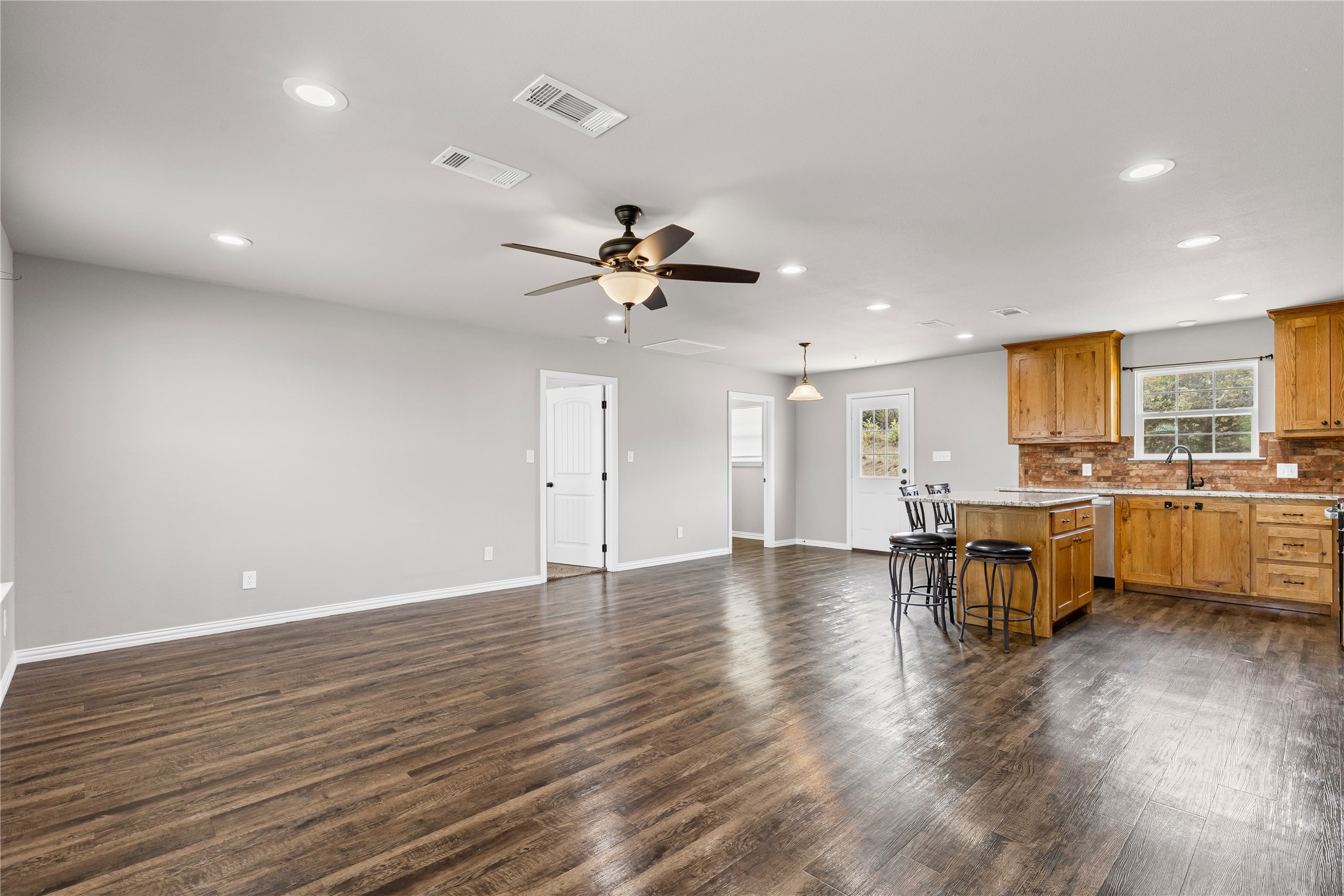 125 TnT Court