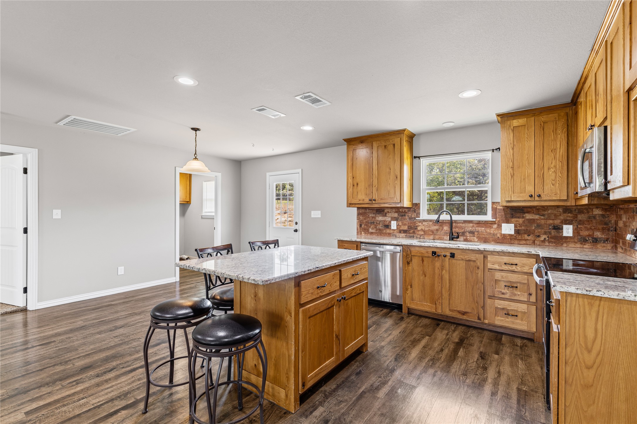 125 TnT Court