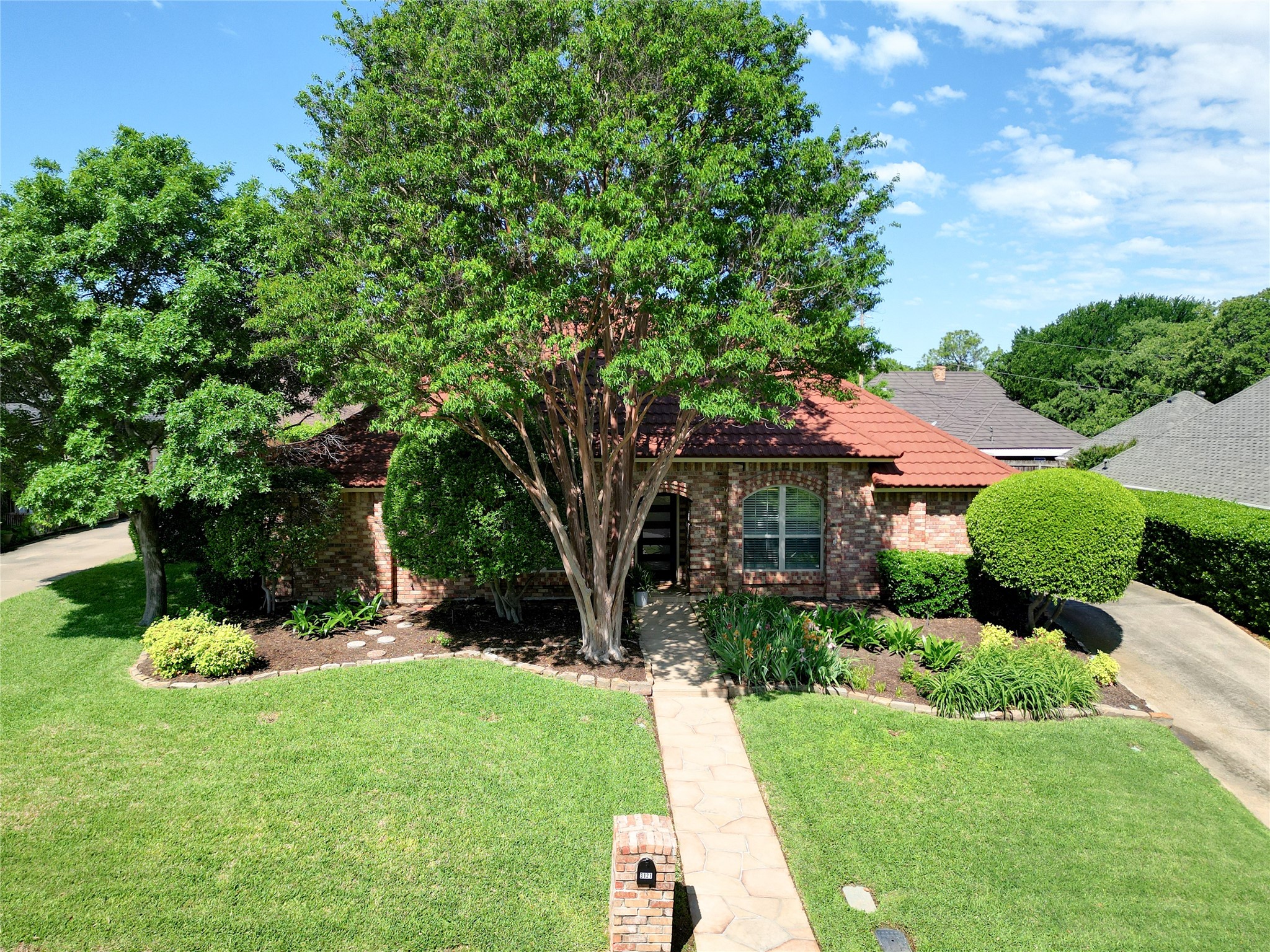 3121 Woodridge Drive