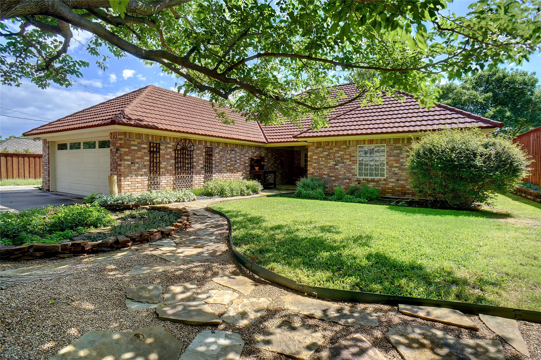 3121 Woodridge Drive