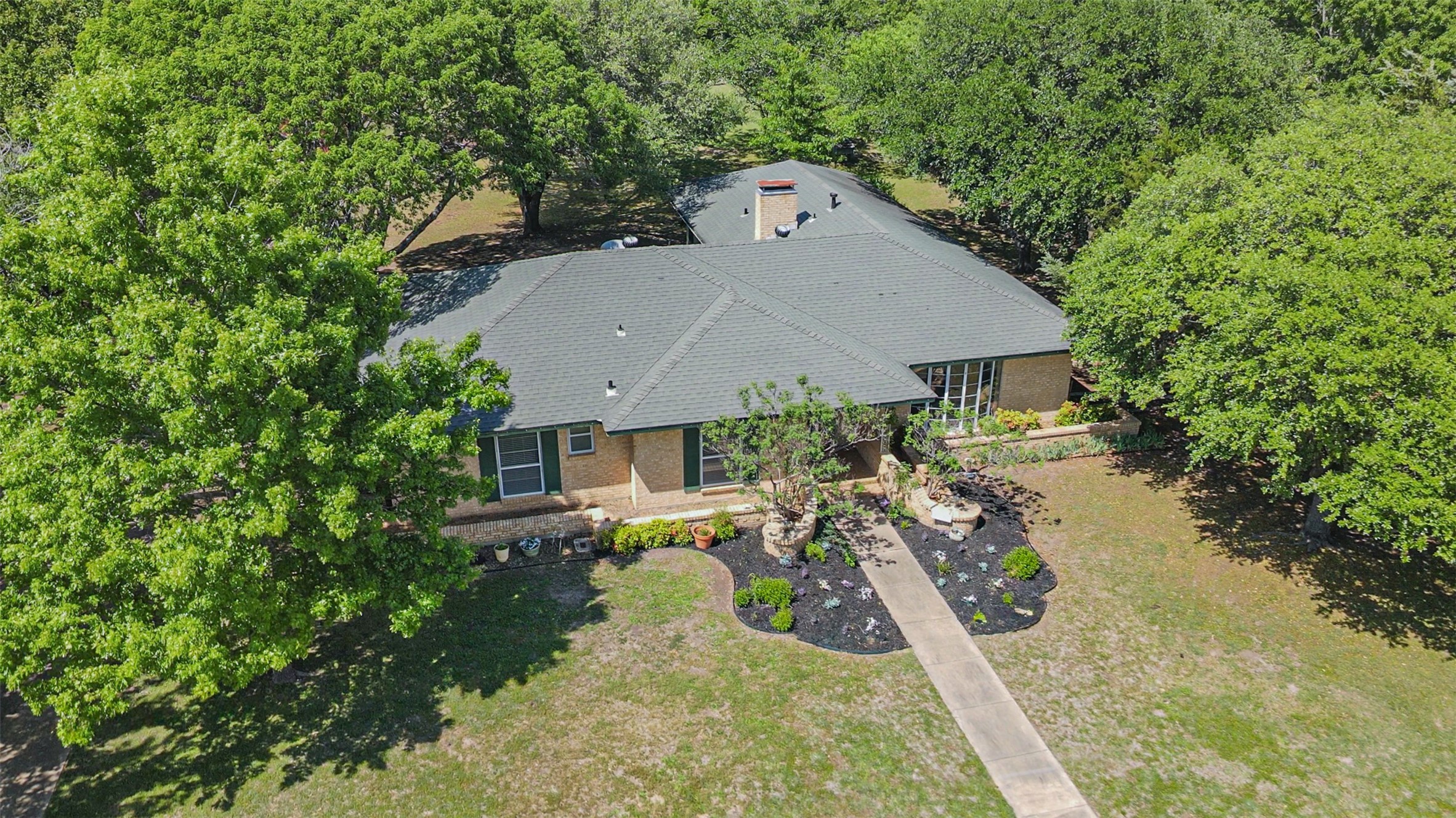 102 Greenwood Drive
