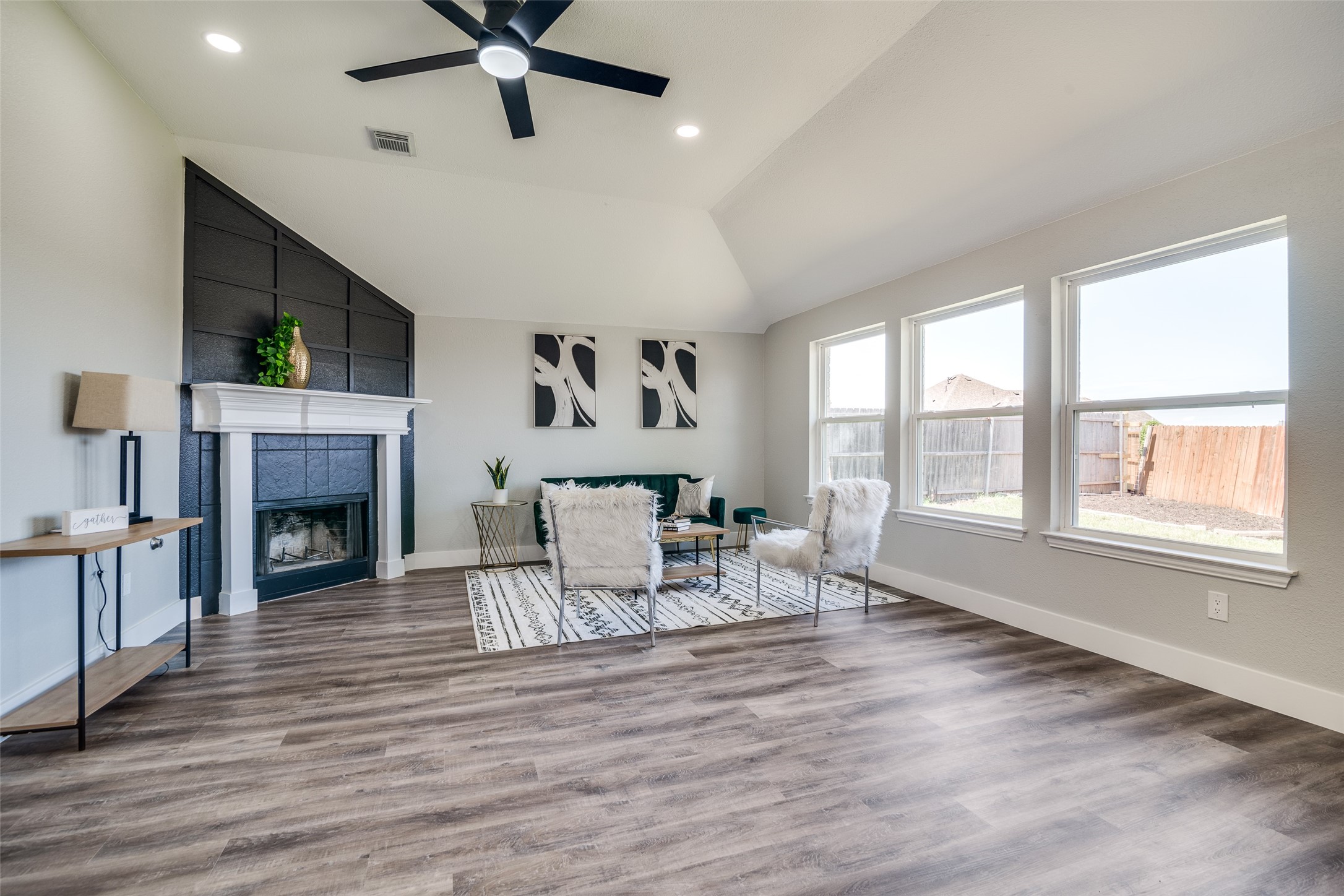 2520 Cantura Drive