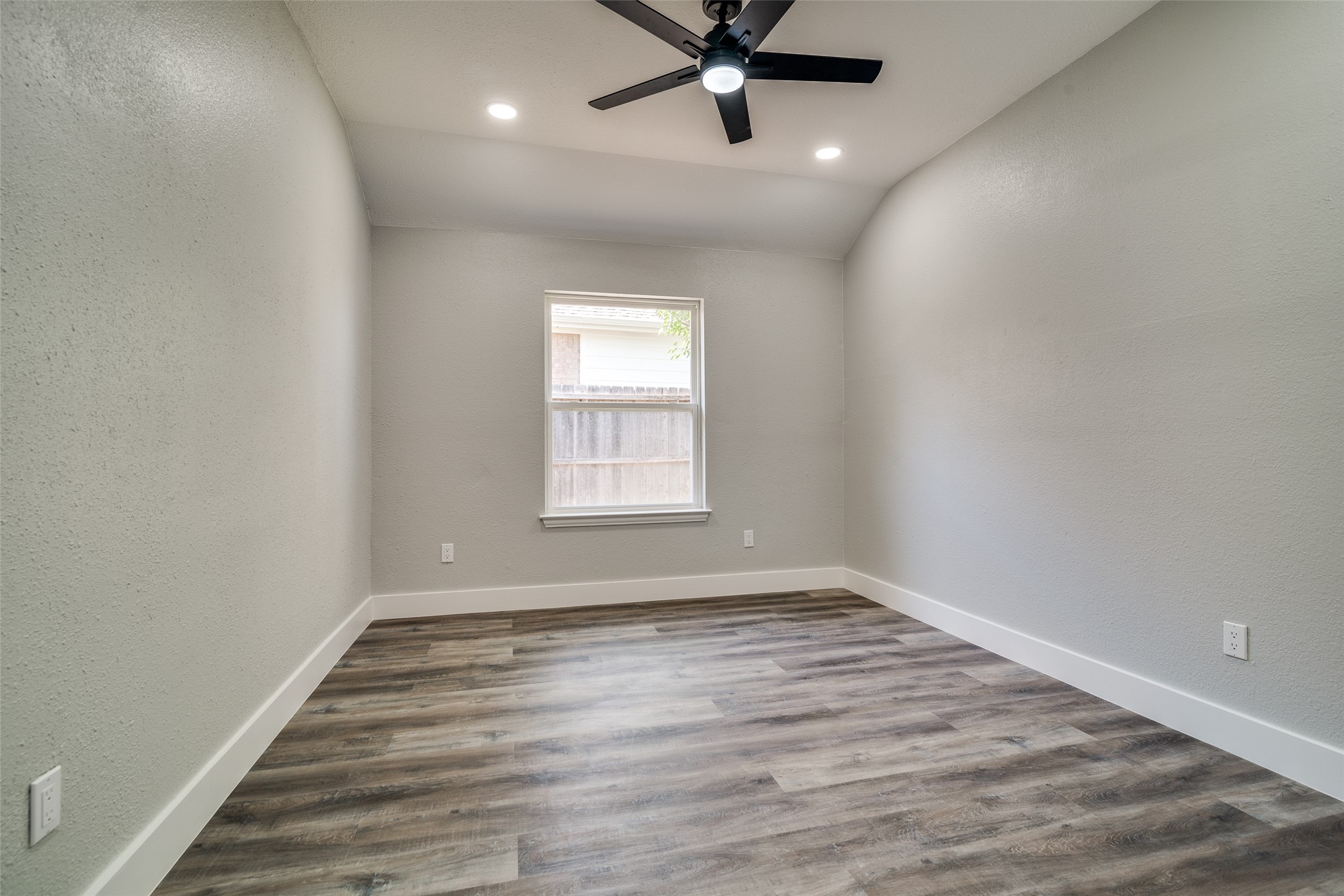 2520 Cantura Drive