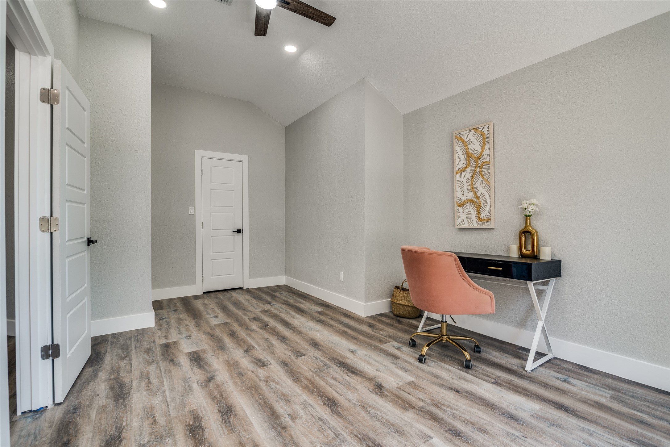 2520 Cantura Drive