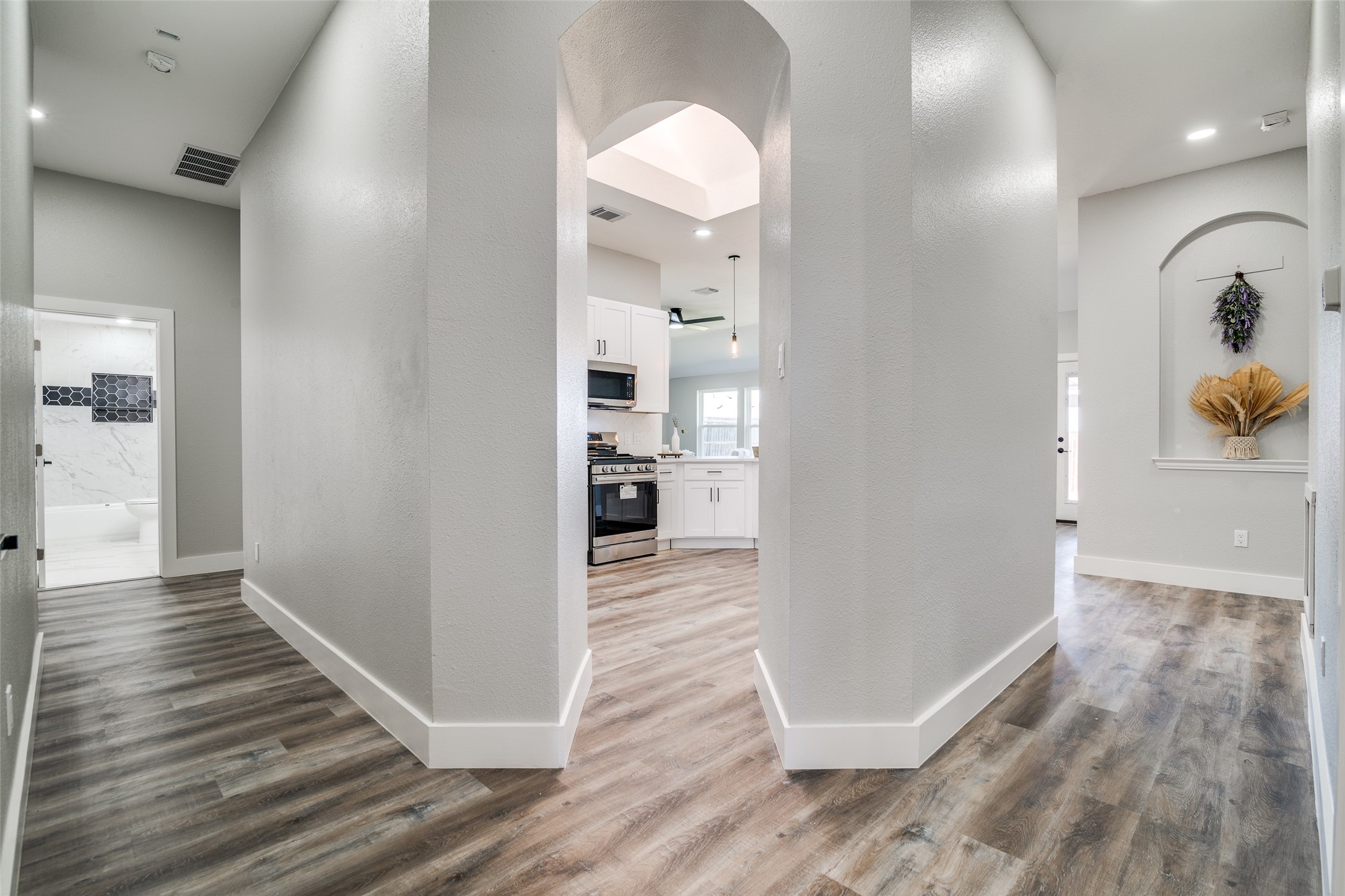 2520 Cantura Drive