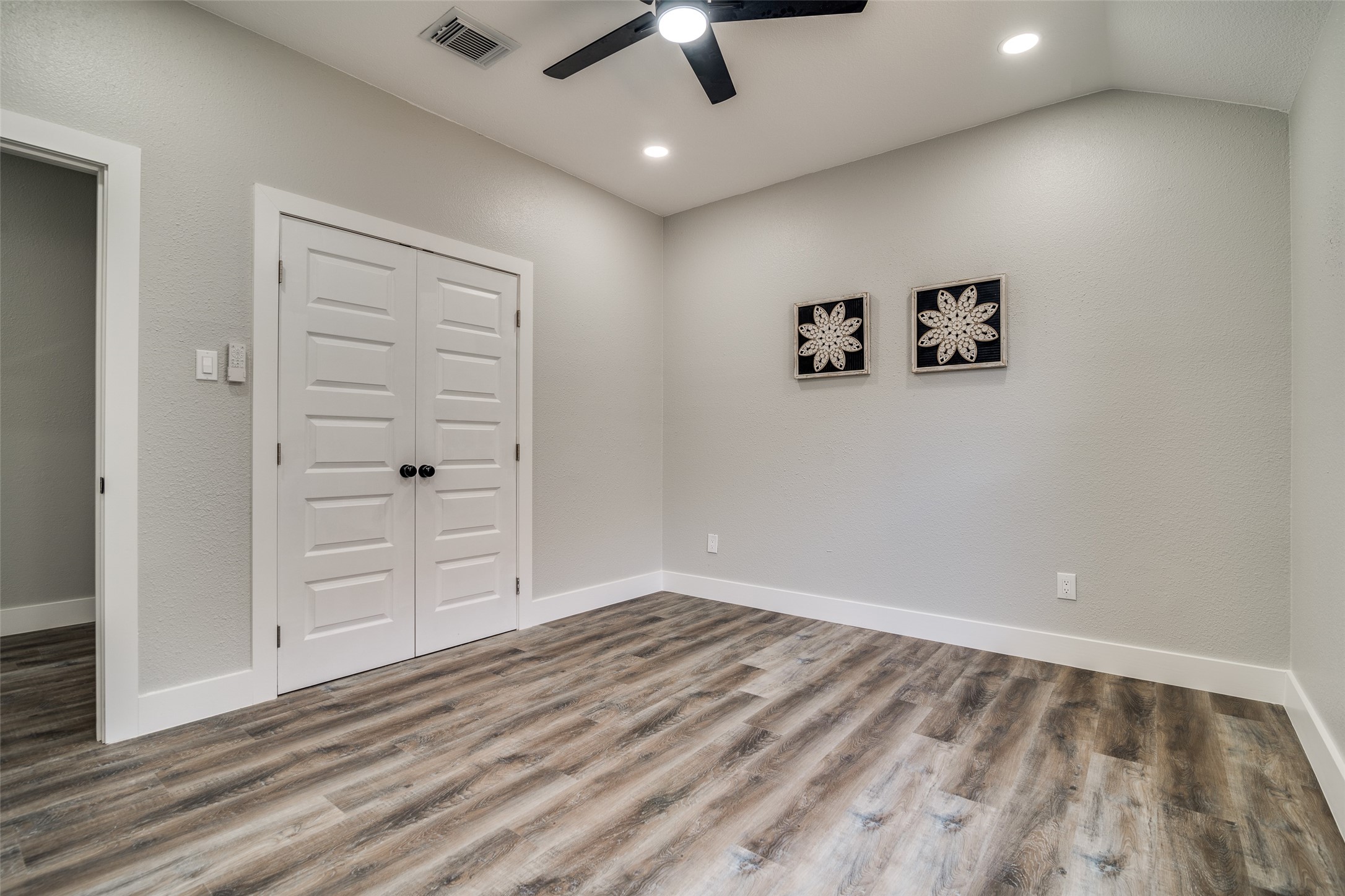 2520 Cantura Drive