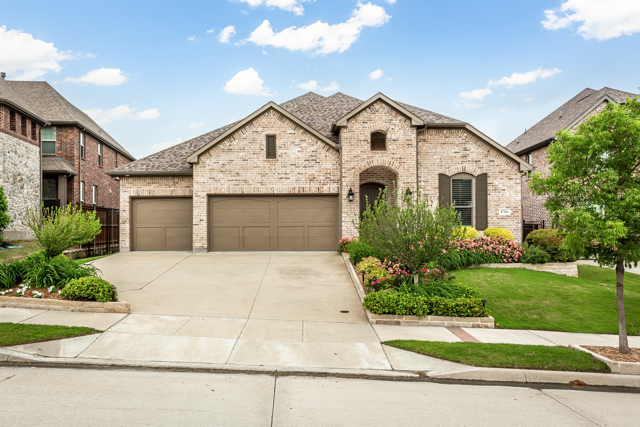 1714 Legendary Reef Way