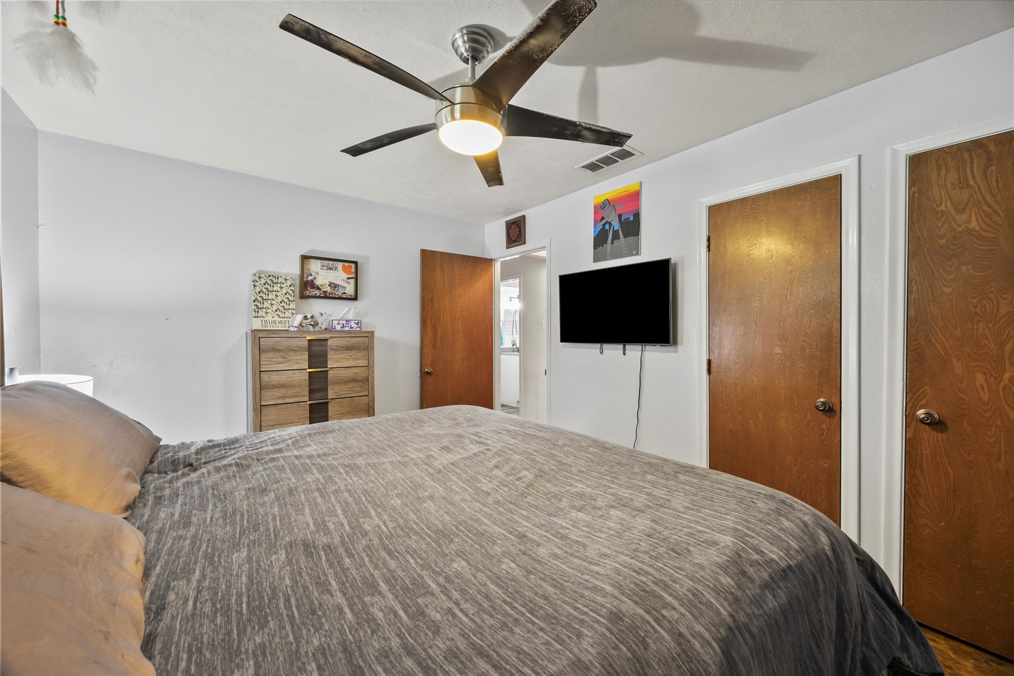9008 Flicker Lane