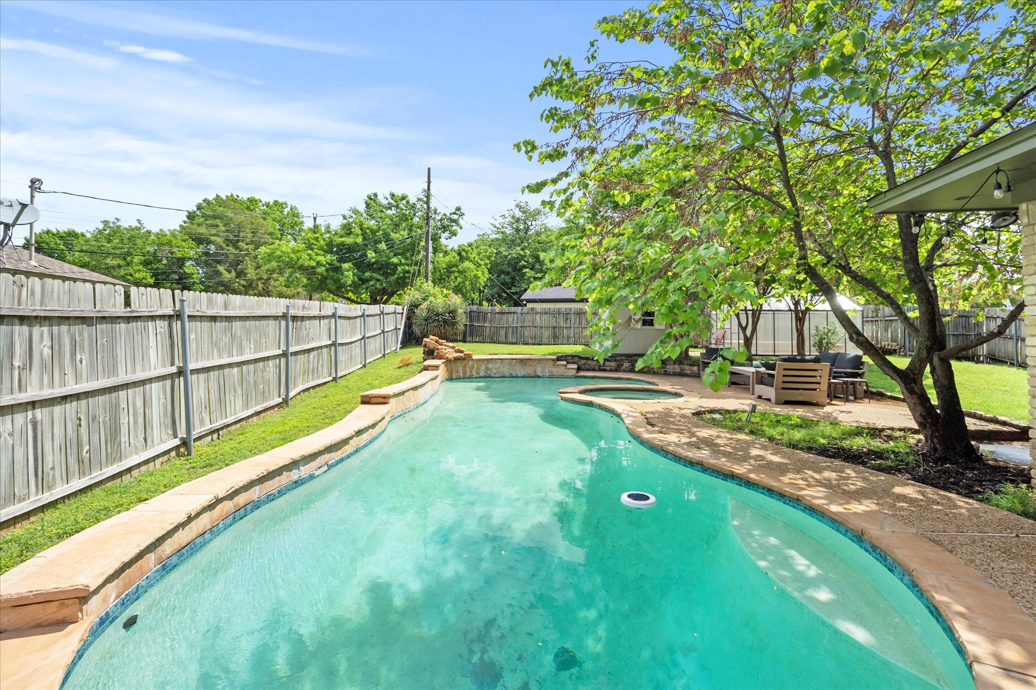 9008 Flicker Lane