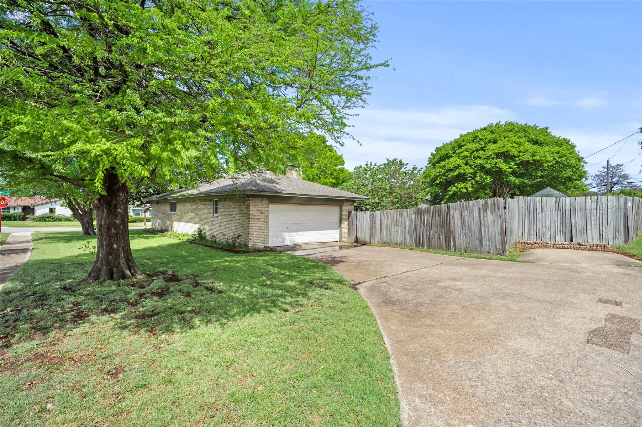 9008 Flicker Lane