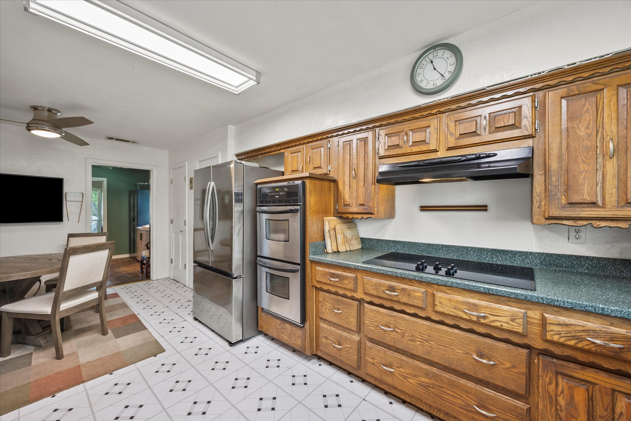 9008 Flicker Lane