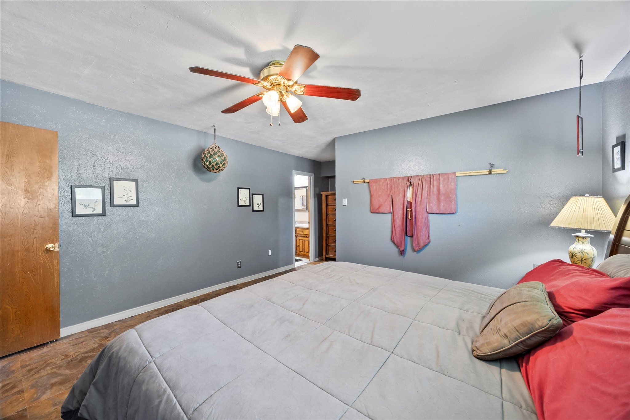 9008 Flicker Lane