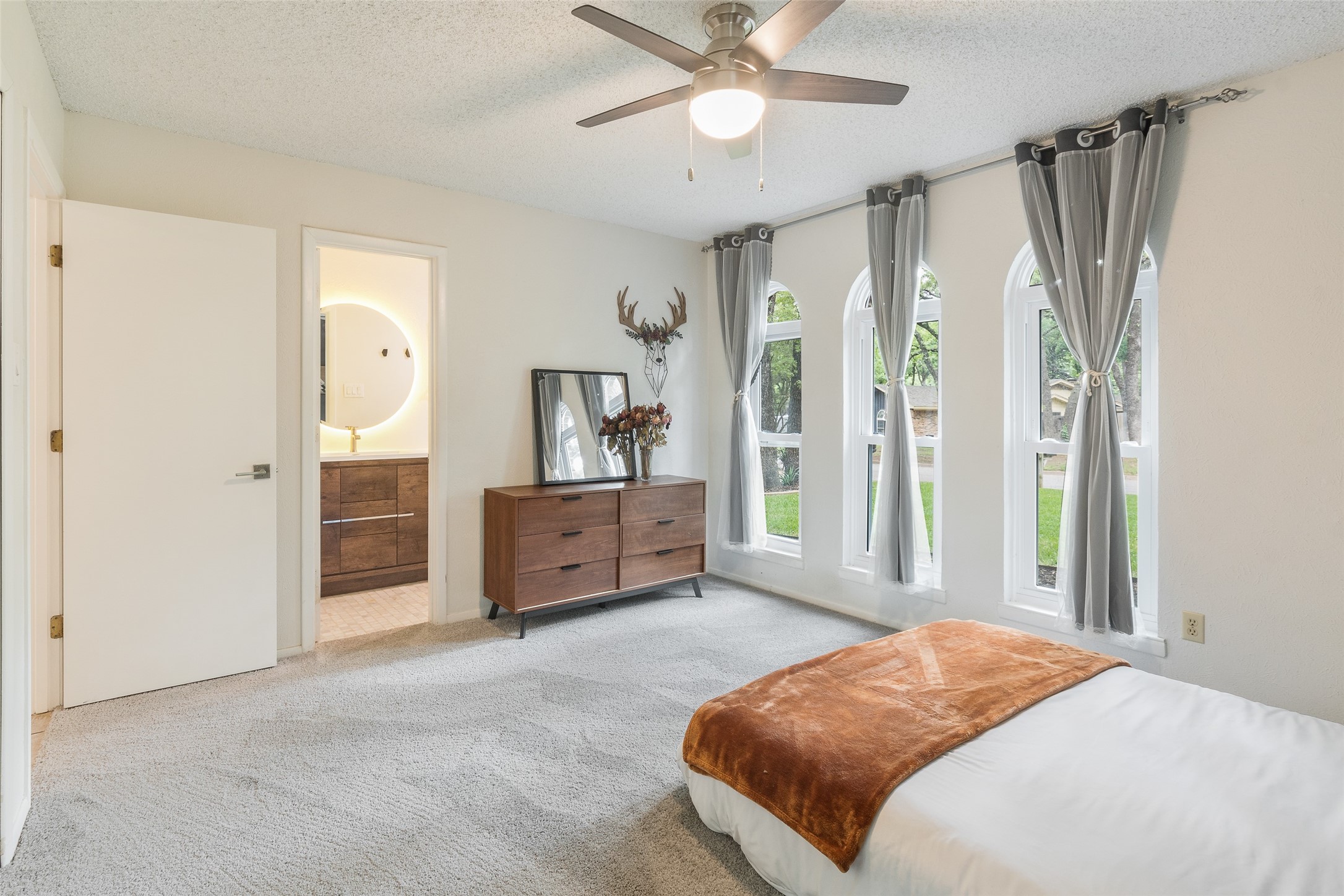 2012 S Meadow Way Circle