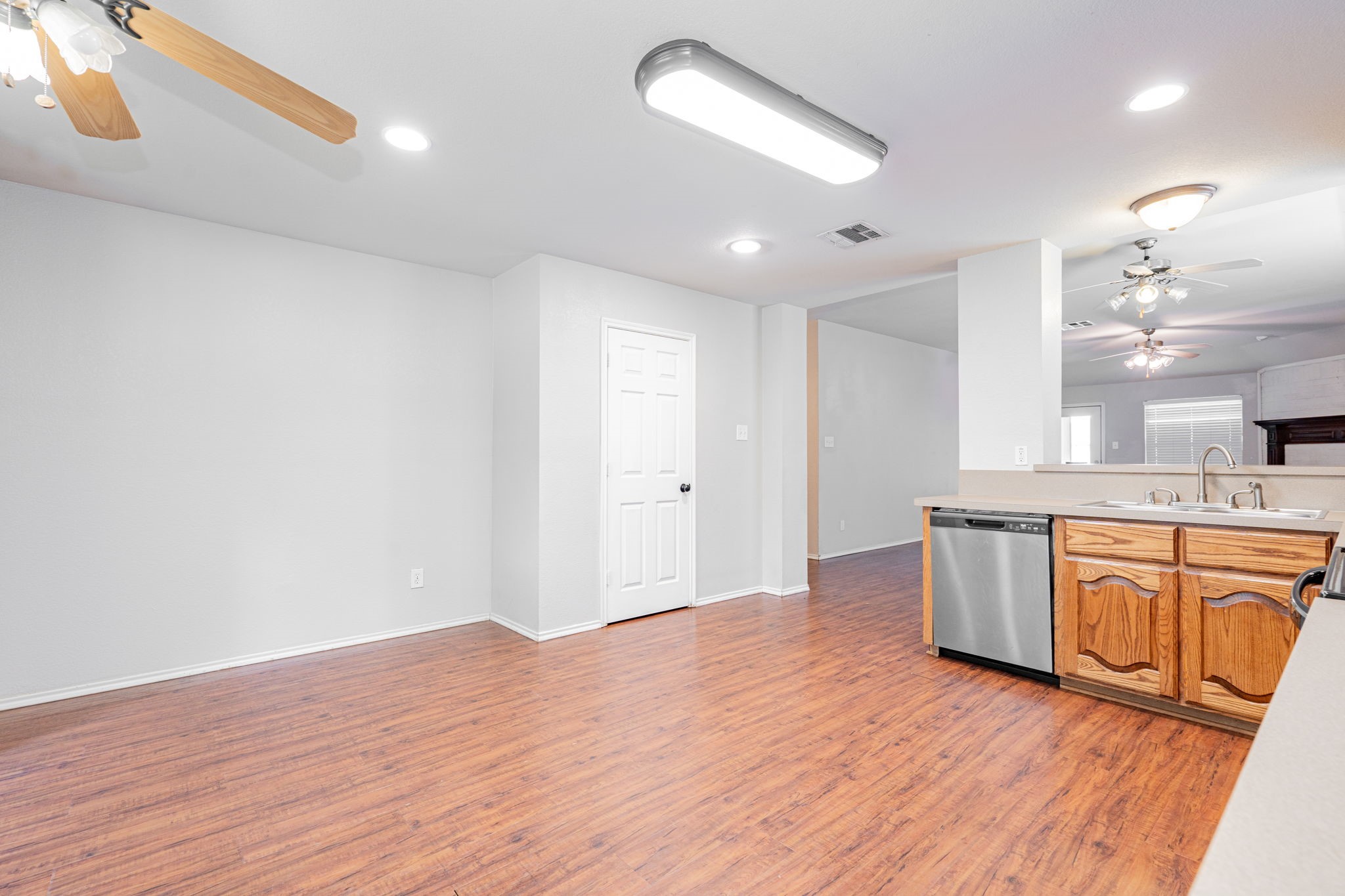 2901 Mockingbird Street