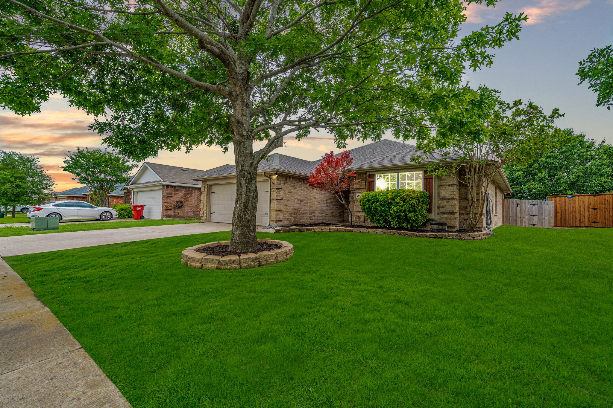 2901 Mockingbird Street