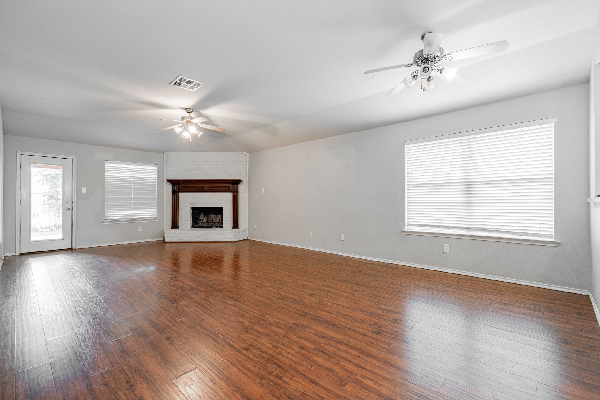 2901 Mockingbird Street