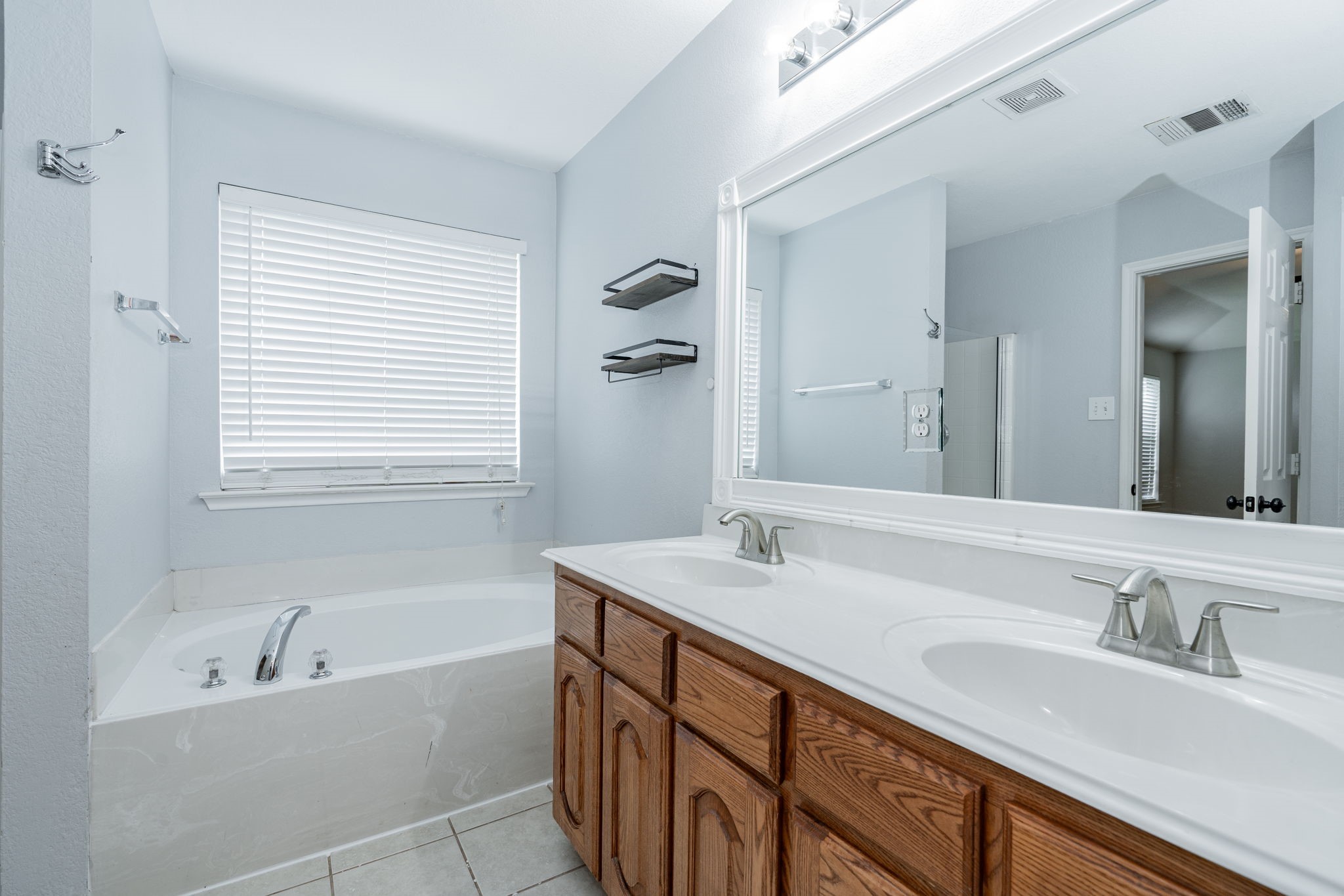 2901 Mockingbird Street