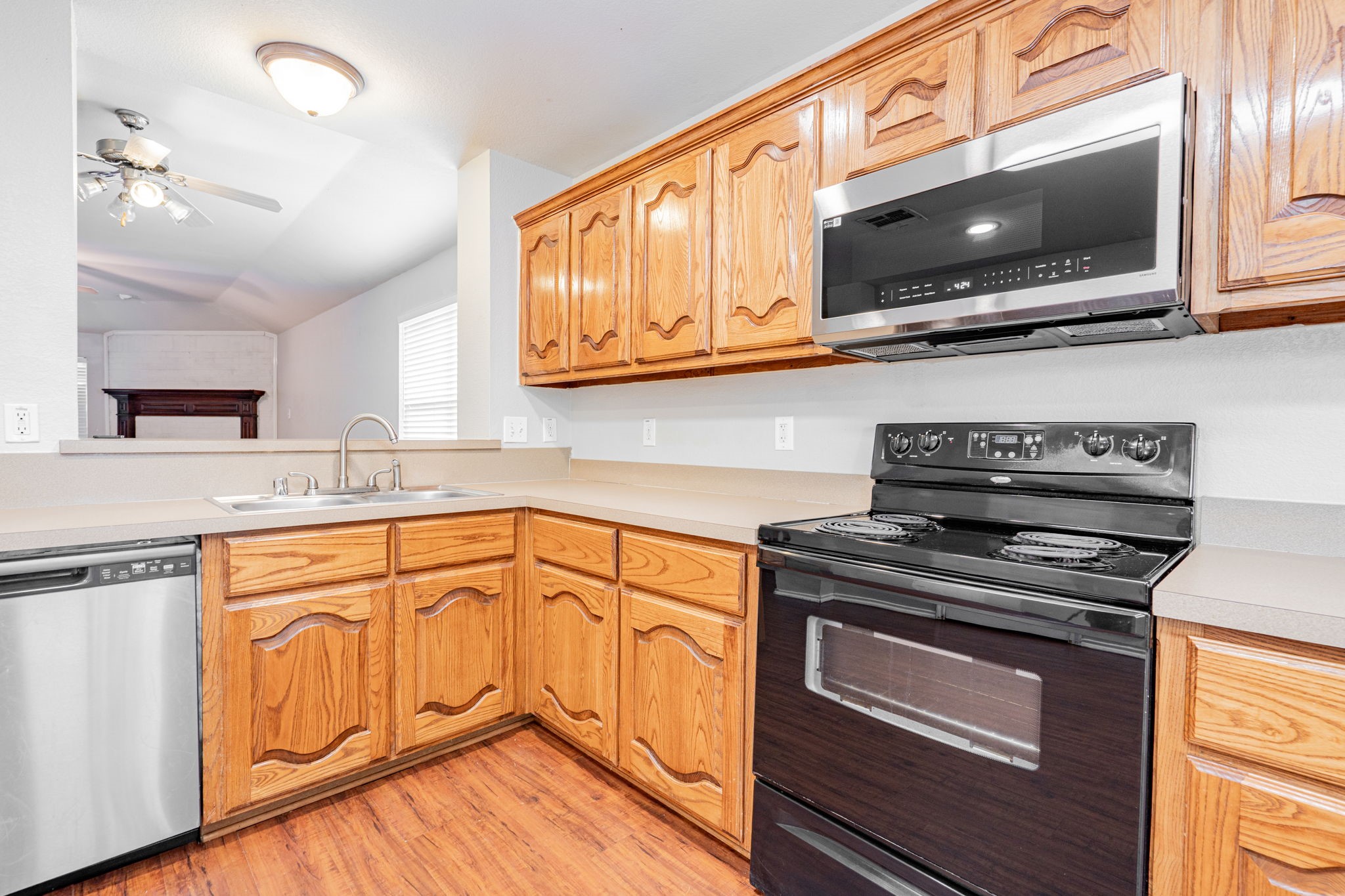 2901 Mockingbird Street