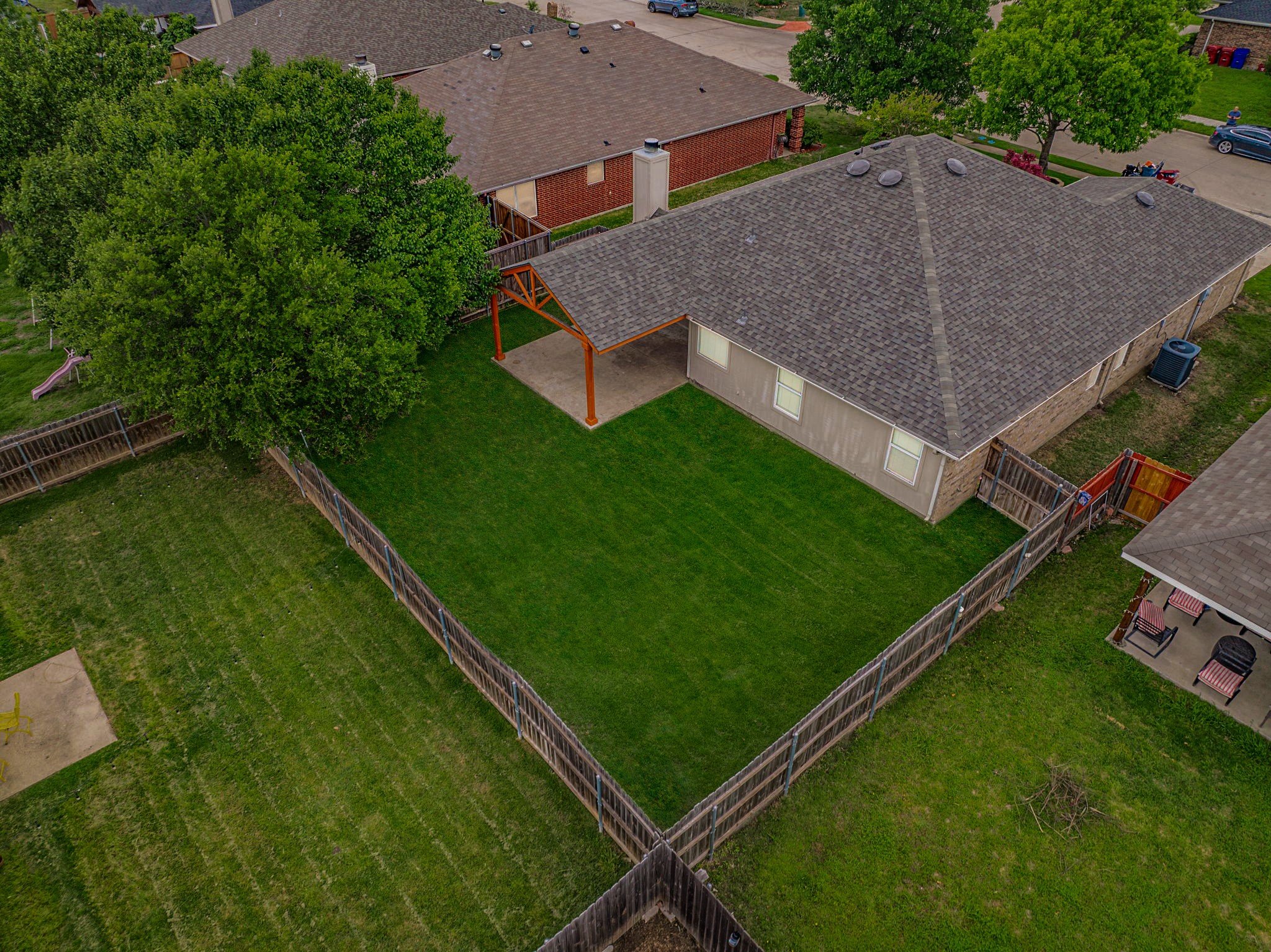 2901 Mockingbird Street