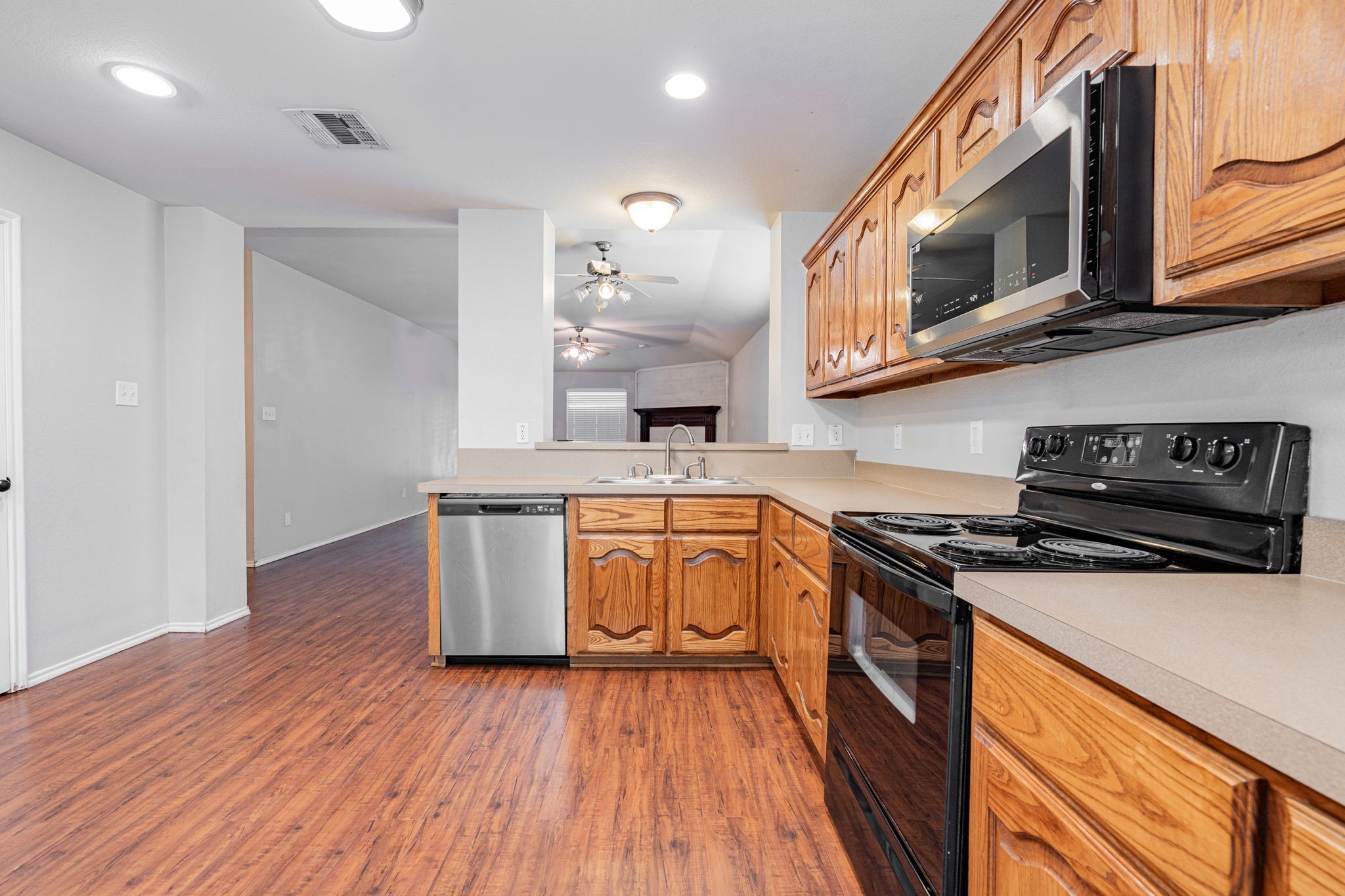 2901 Mockingbird Street