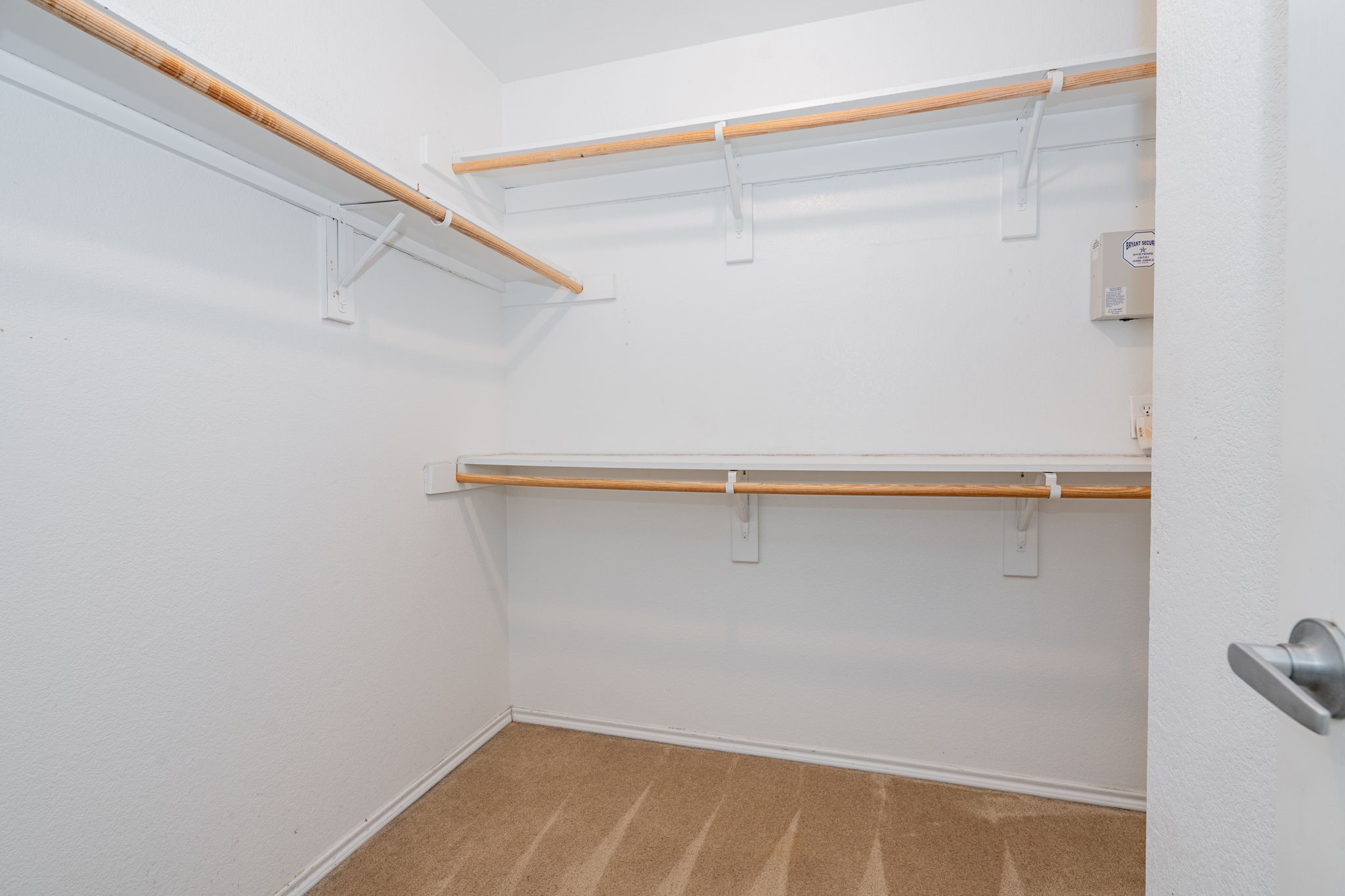 2901 Mockingbird Street